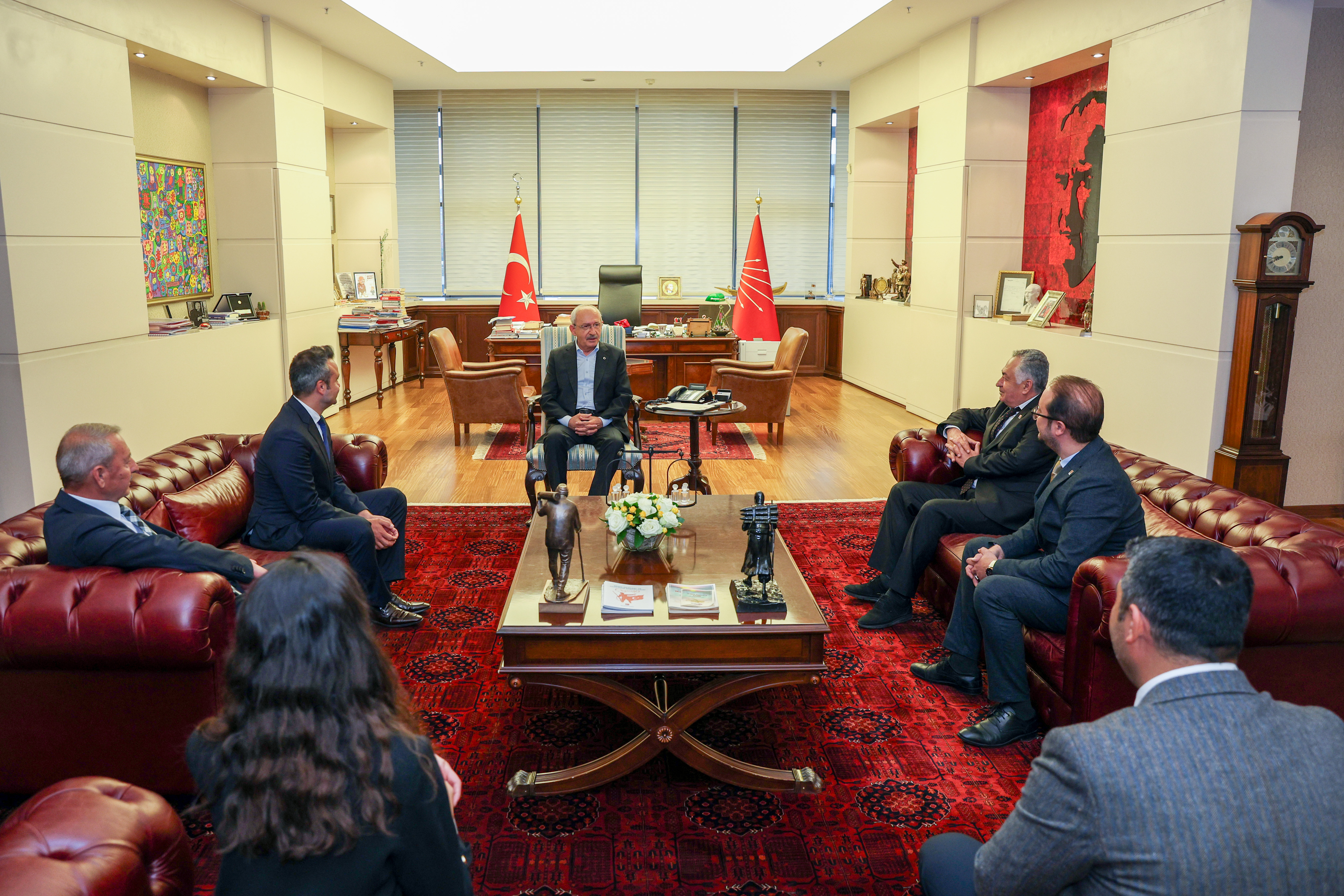 KILIÇDAROĞLU YENİ YÖNETİMİ AĞIRLADI