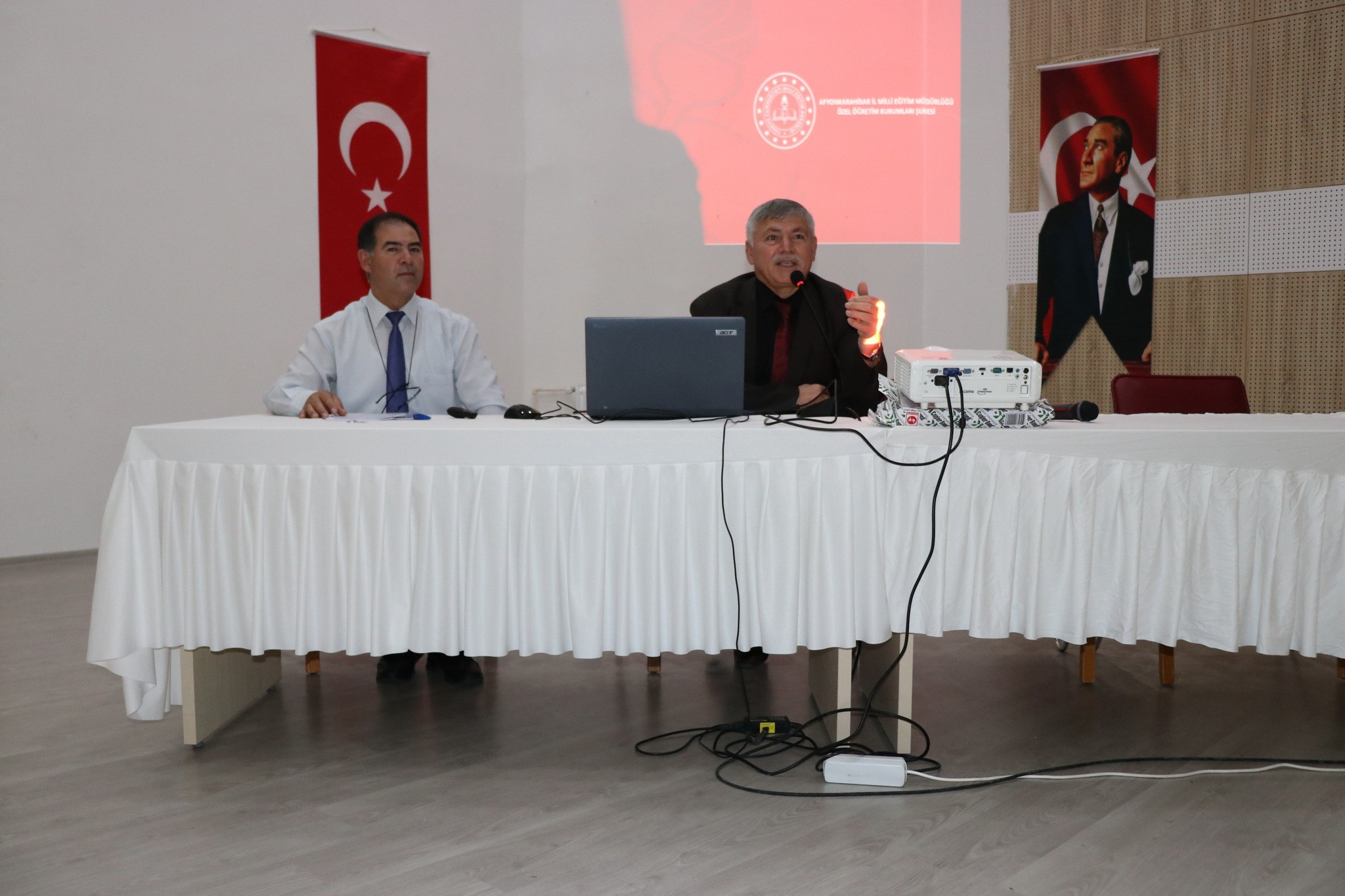 ÖZEL EĞİTİM KURUMLARI YÖNETİCİLERİ BİLGİLENDİRİLDİ