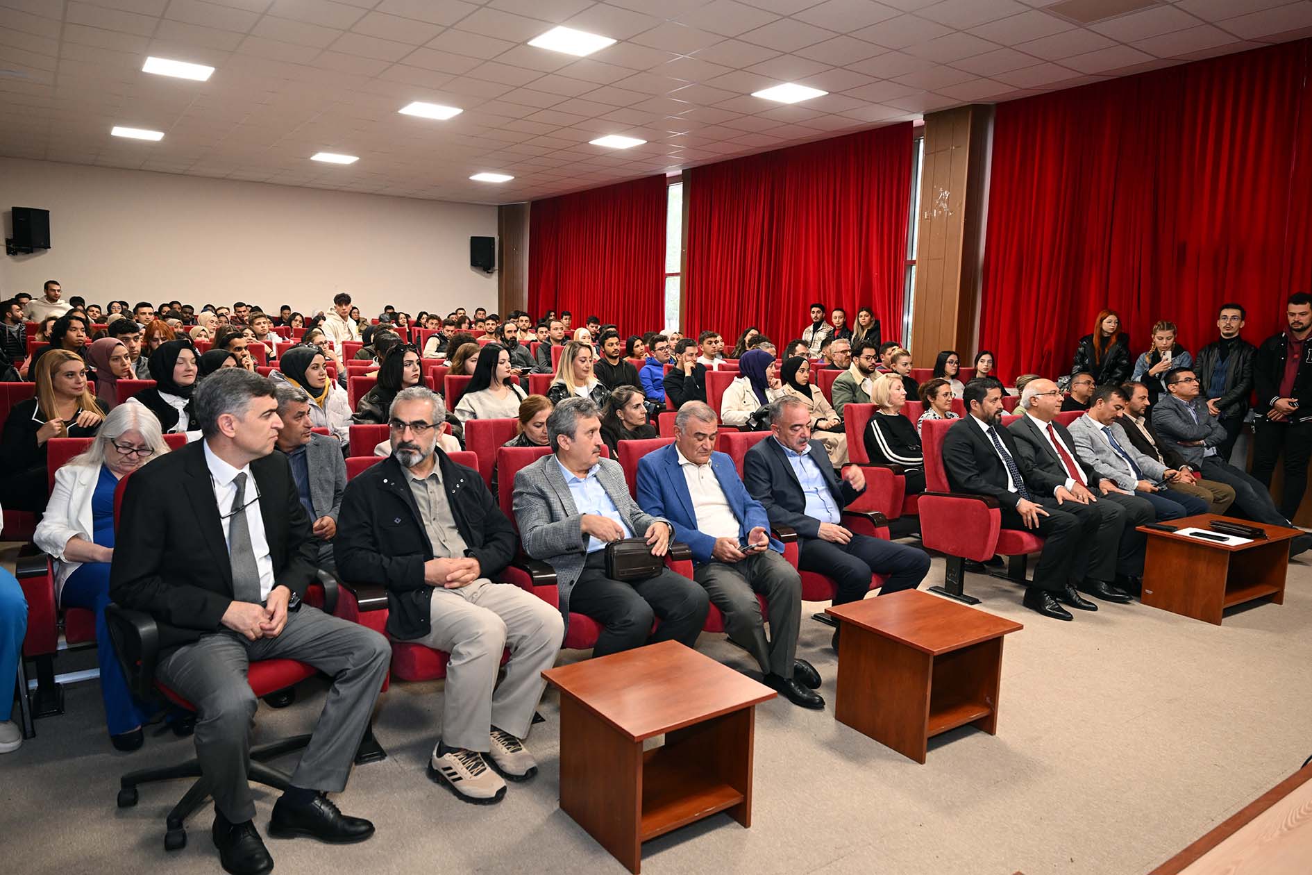 İLK DERS MERKEZ BANKASI  MECLİS ÜYESİNDEN