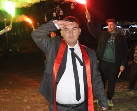 DİLLERE DESTAN ASKER EĞLENCESİ YAPTILAR
