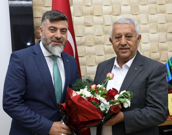 MUHTARLARDAN BAŞKAN ZEYBEK'E ZİYARET