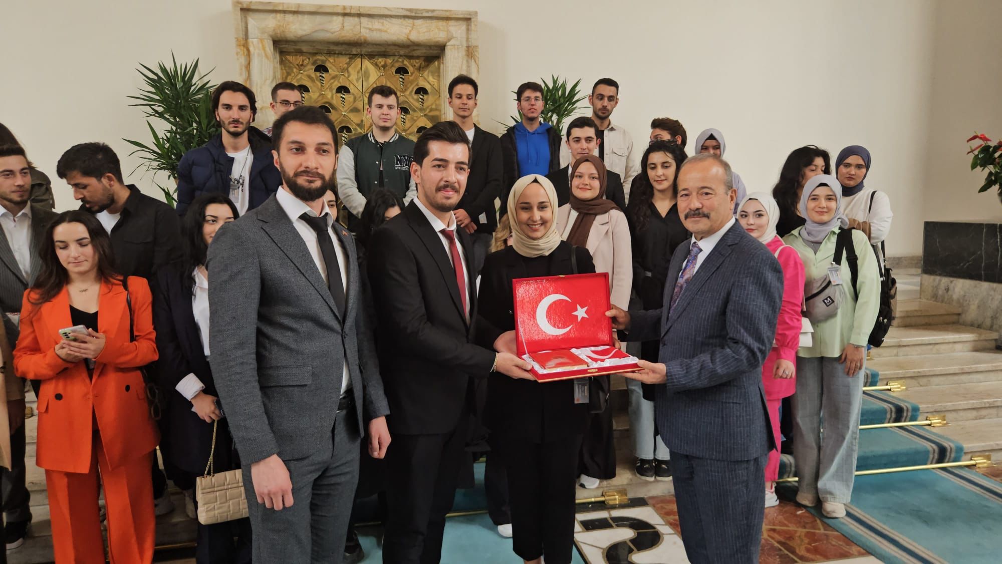 TAYTAK, ÜNİVERSİTE ÖĞRENCİLERİNE GENÇLİK MERKEZİ SÖZÜNÜ VERDİ