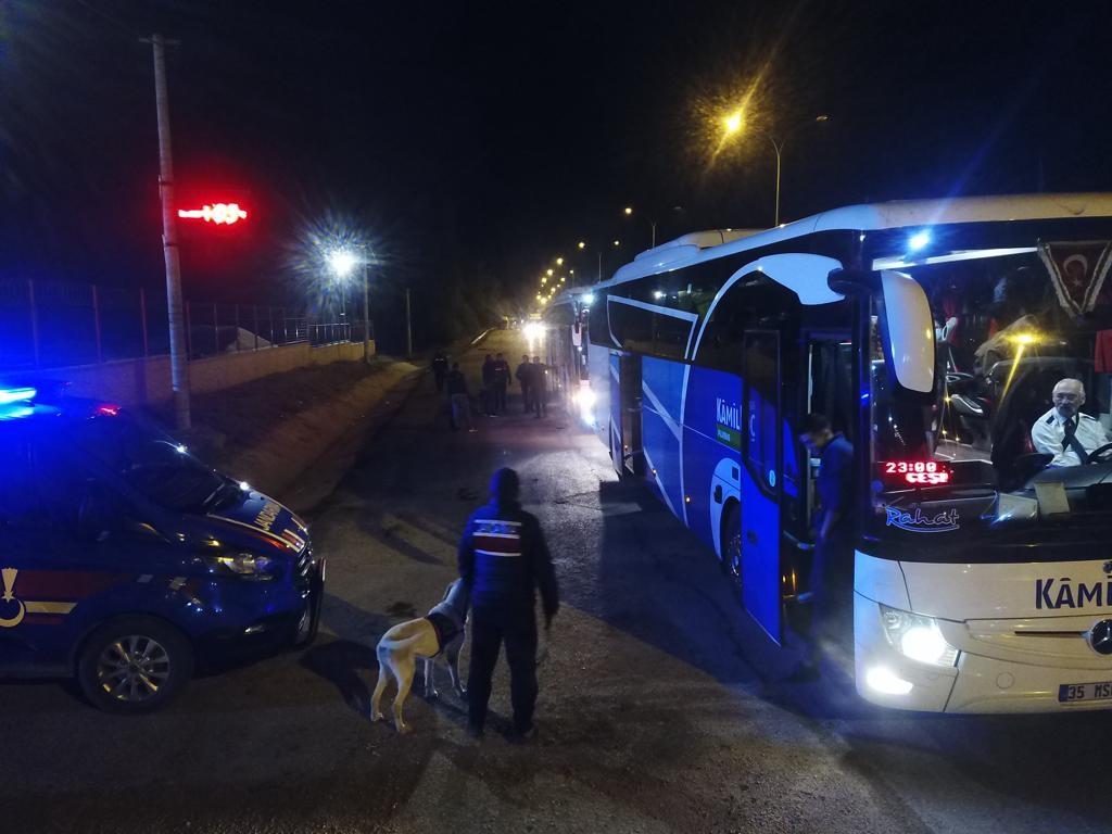 6 SURİYE UYRUKLU GÖÇMEN YAKALANDI