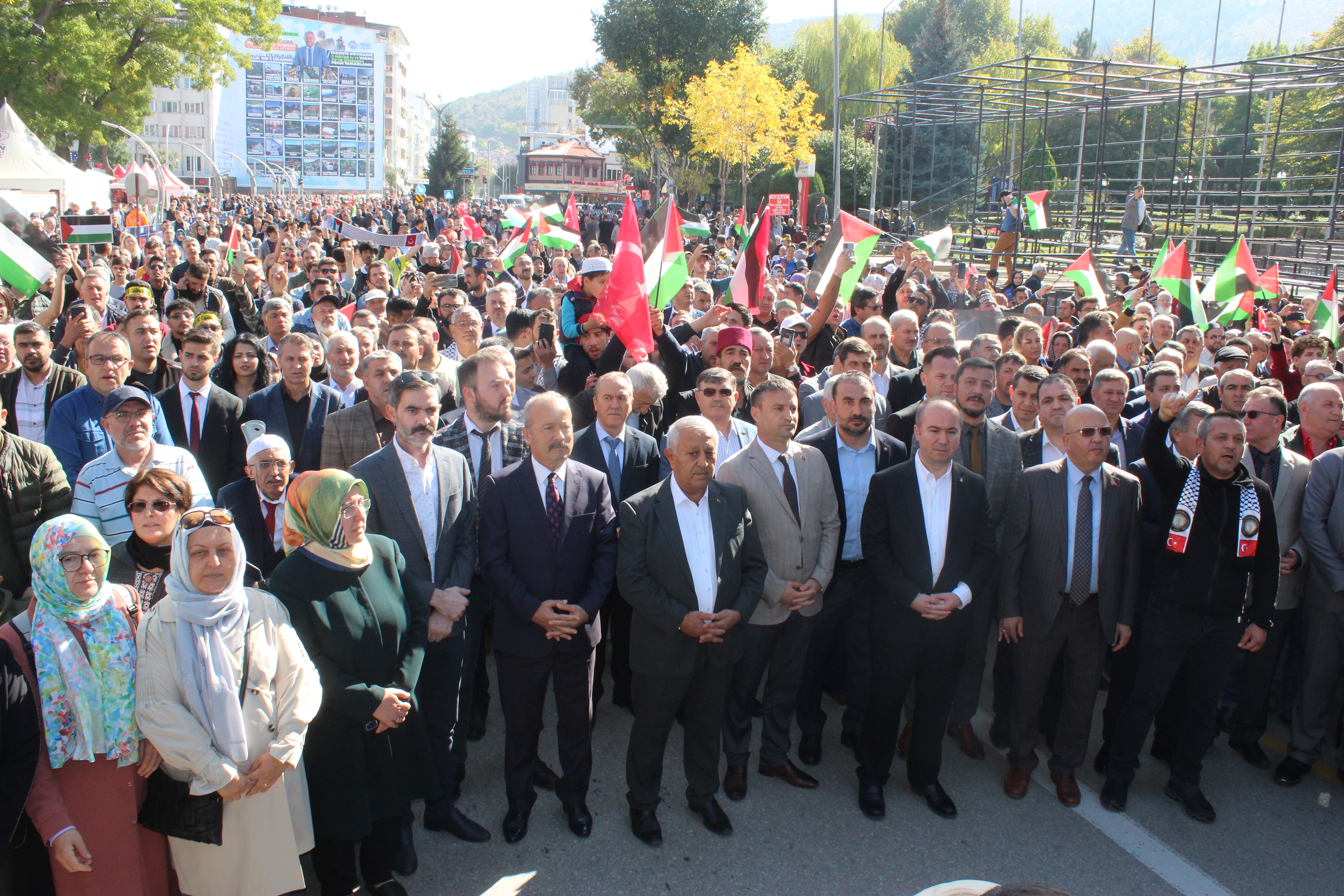 "KUDÜS MÜSLÜMANLARIN KIRMIZI ÇİZGİSİDİR"