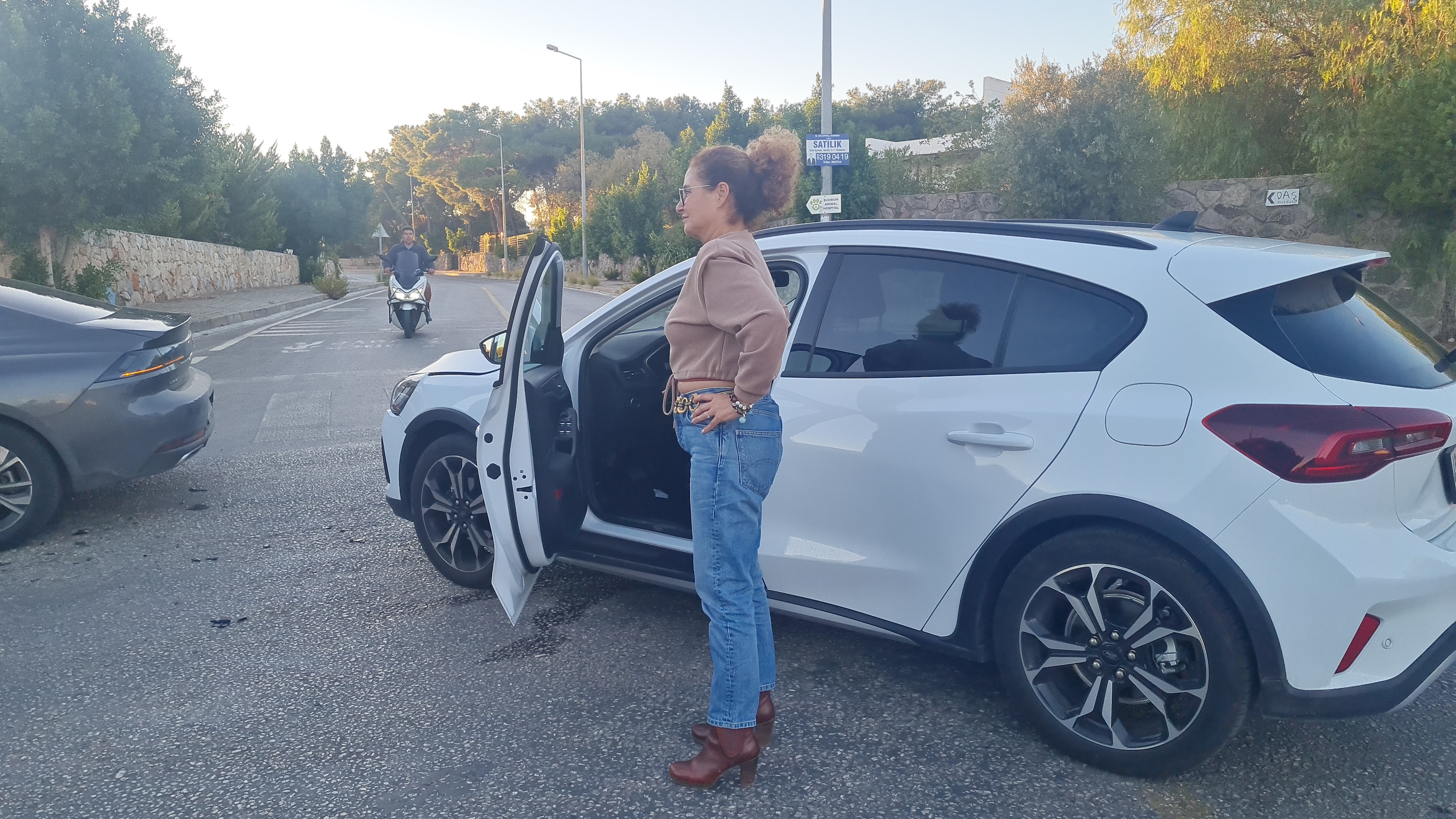 ÜNLÜ OYUNCU BODRUM’DA KAZA YAPTI