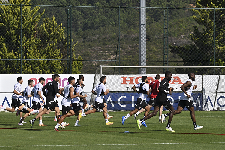 BEŞİKTAŞ VE GALATASARAY KARŞI KARŞIYA GELİYOR