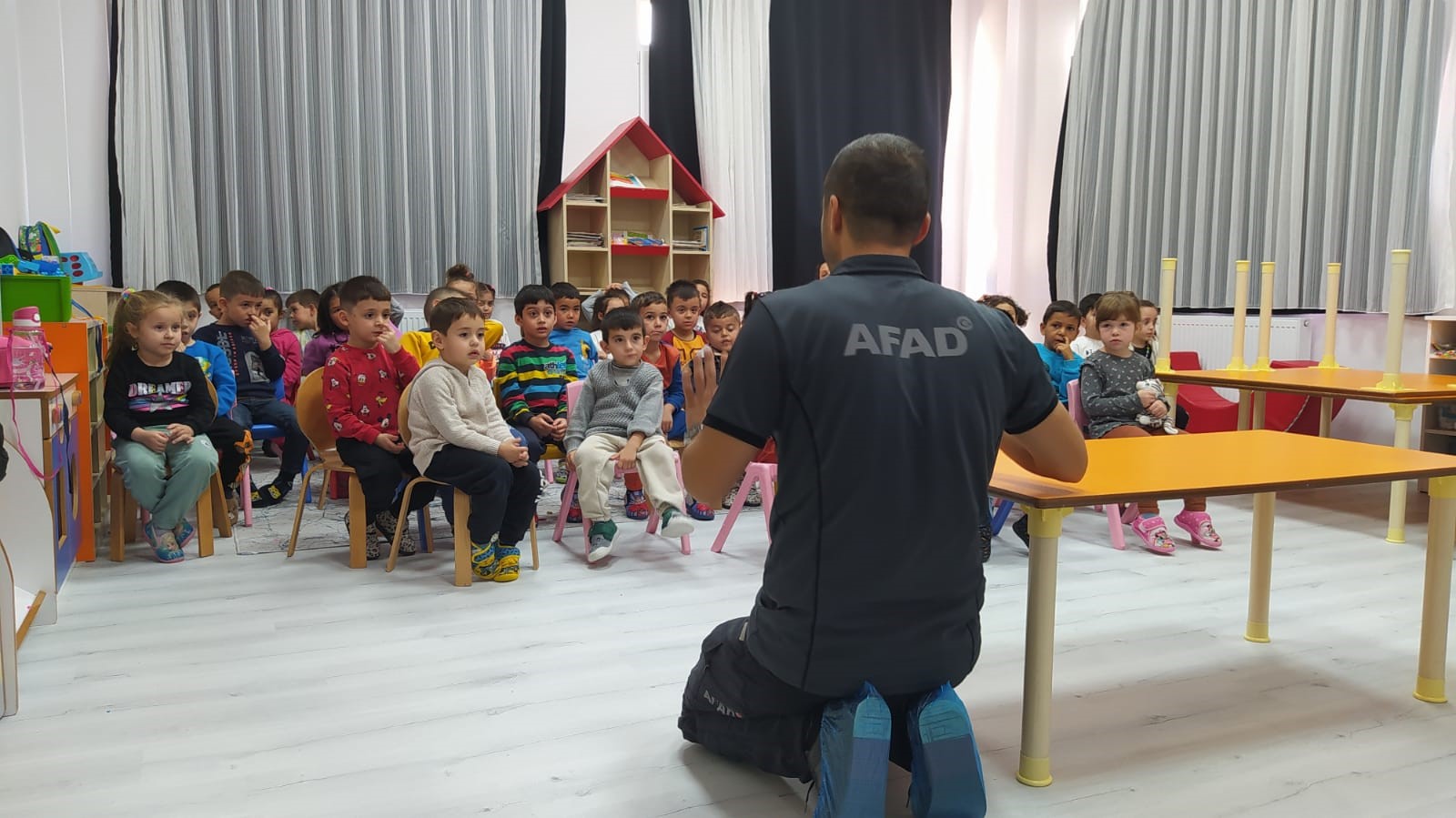 ÖĞRENCİLERE 'AFET FARKINDALIK' EĞİTİMİ VERİLDİ