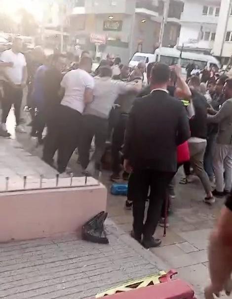 16 KEZ BIÇAKLADIĞI EŞİ ŞİKAYETÇİ OLMADI