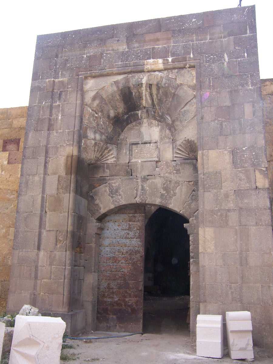 AFYONKARAHİSAR’DA TÜRK MEDENİYETLERİ BİR ARADA