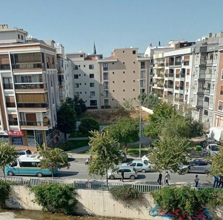 YAŞLI KADIN KAPISI AÇIK MİNİBÜSTEN DÜŞÜP ÖLDÜ