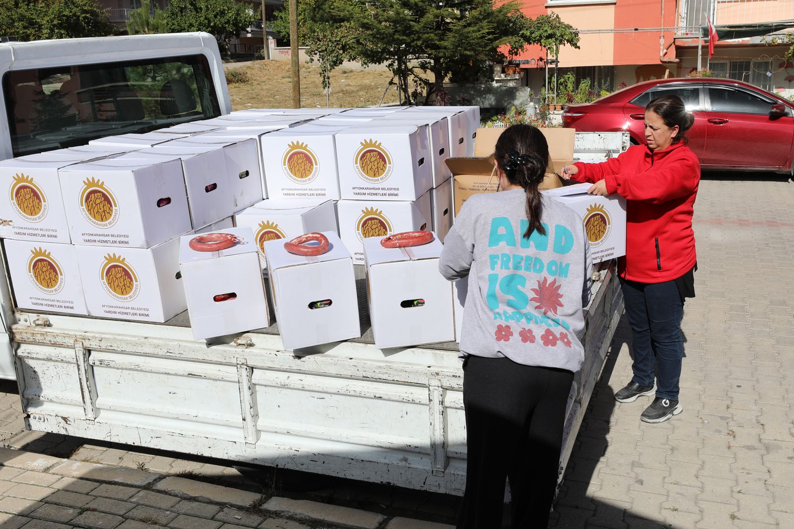 “İHTİYAÇ SAHİBİ VATANDAŞLARIMIZIN YANINDAYIZ”