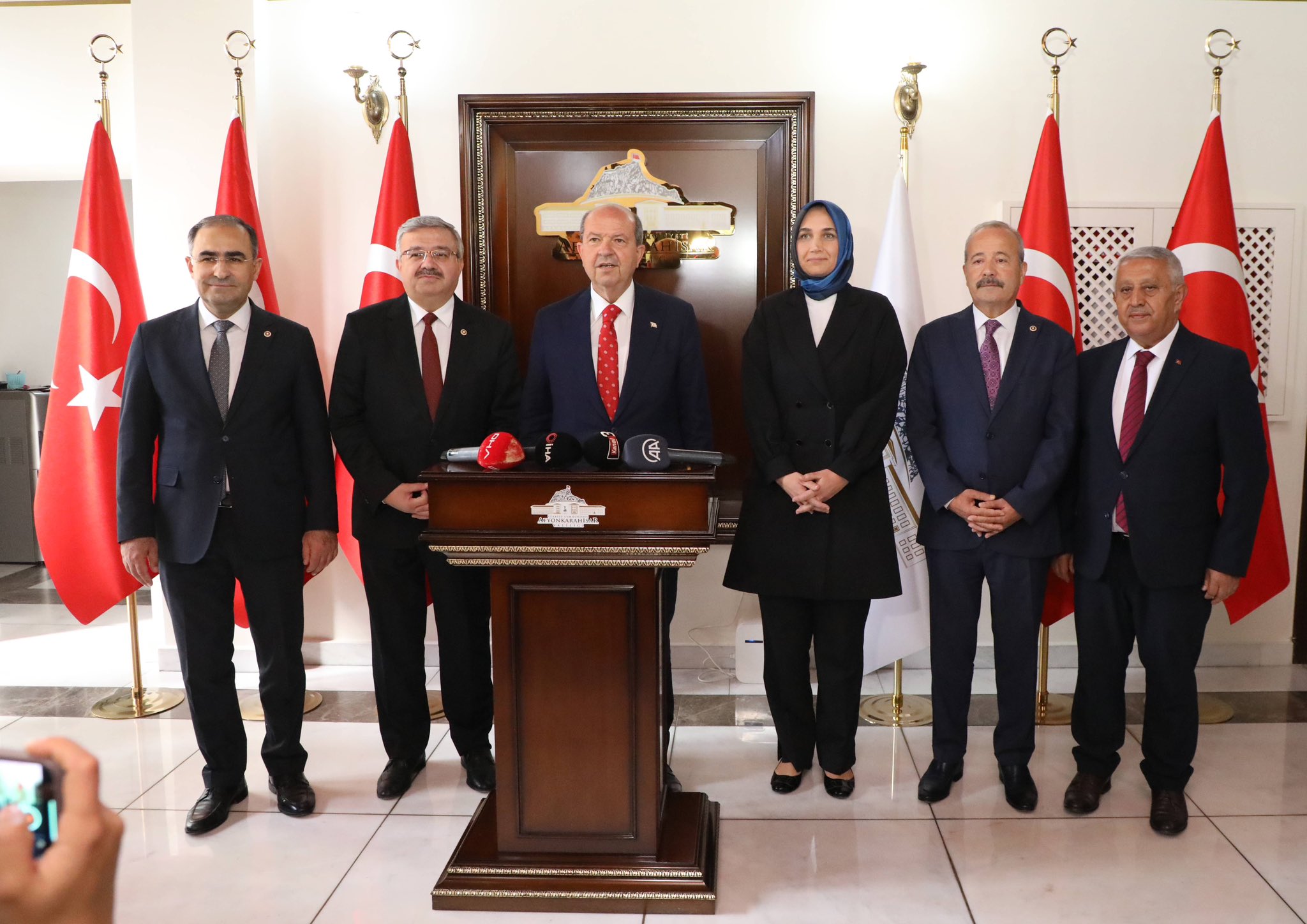 ERSİN TATAR VALİ YİĞİTBAŞI'NI ZİYARET ETTİ