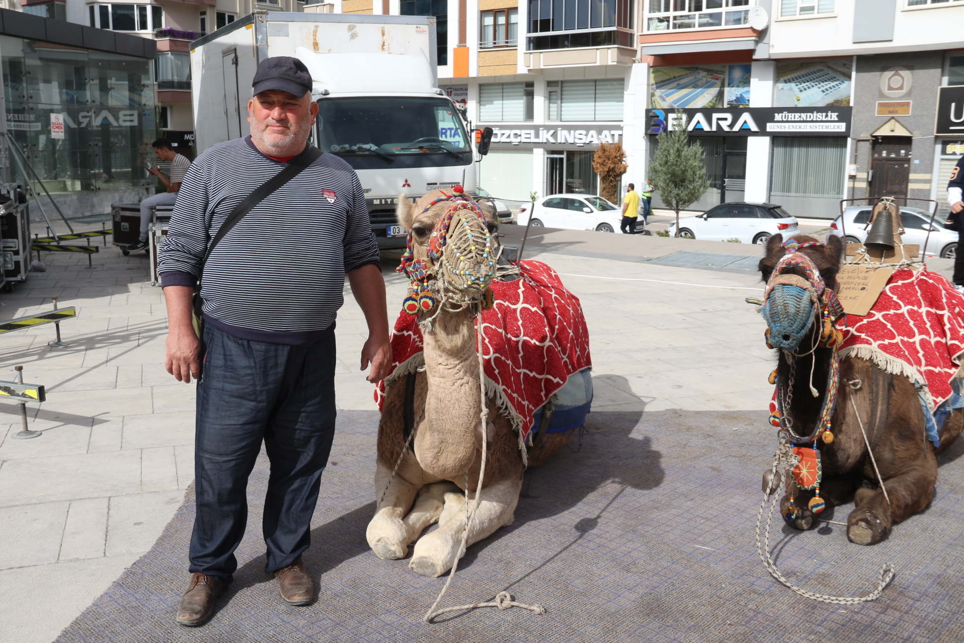 BU DEVELER DURDUĞU YERDEN PARA KAZANIYOR