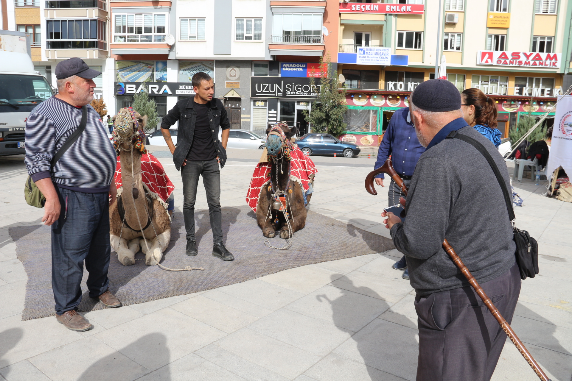 BU DEVELER DURDUĞU YERDEN PARA KAZANIYOR