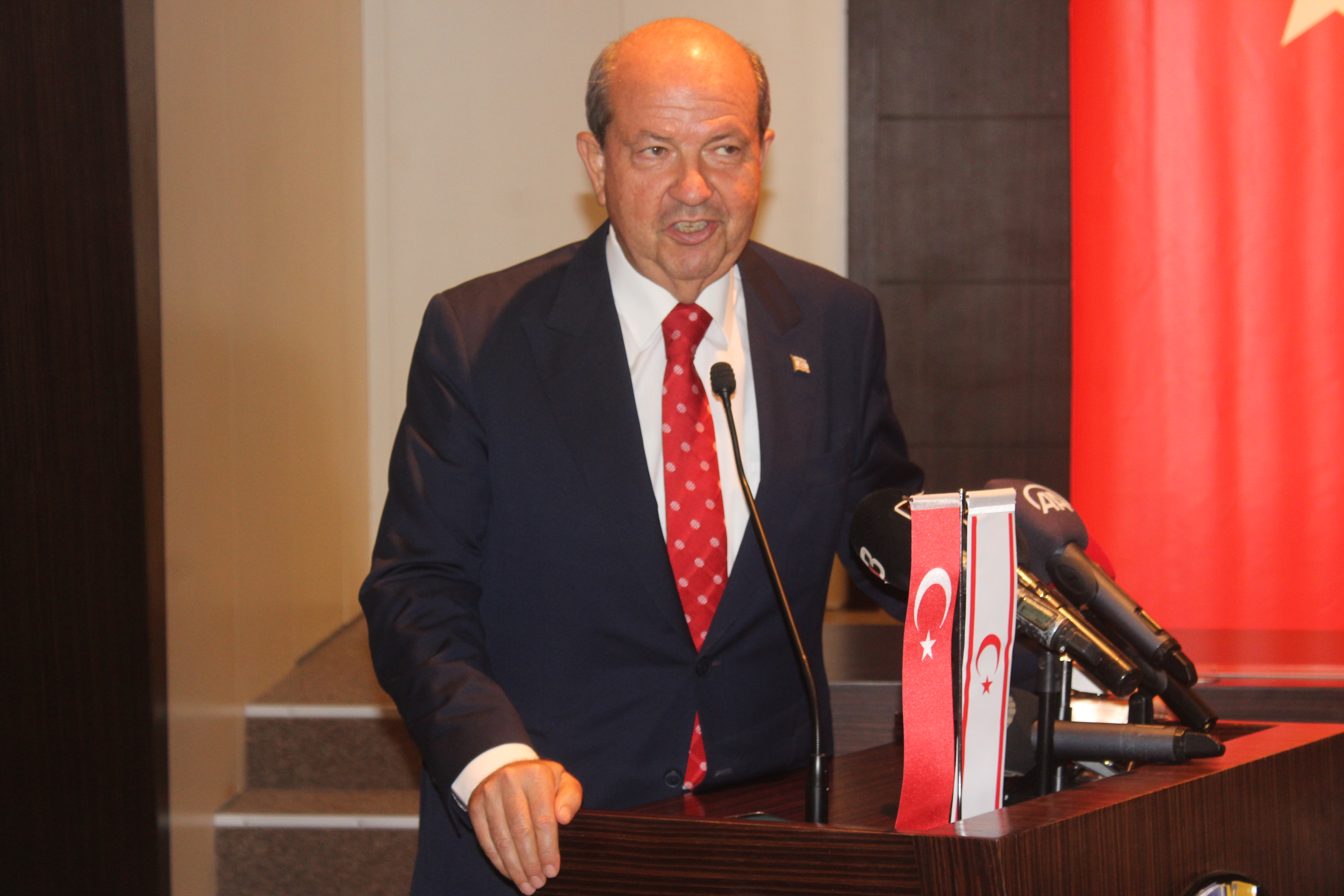 “BİZLER KIBRIS OLARAK BÜYÜK MİLLETİN KOPMAZ BİR PARÇASIYIZ”