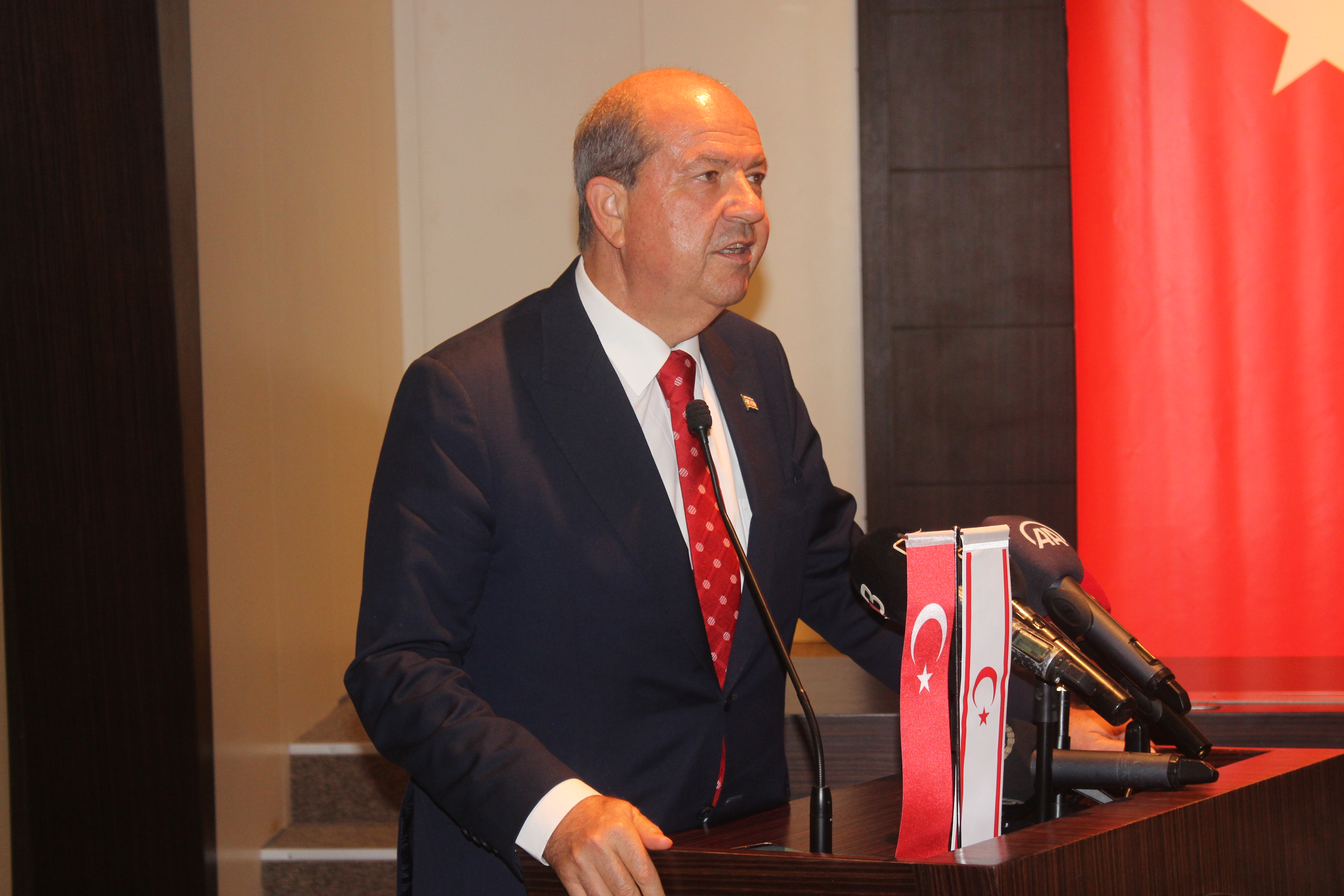 “BİZLER KIBRIS OLARAK BÜYÜK MİLLETİN KOPMAZ BİR PARÇASIYIZ”