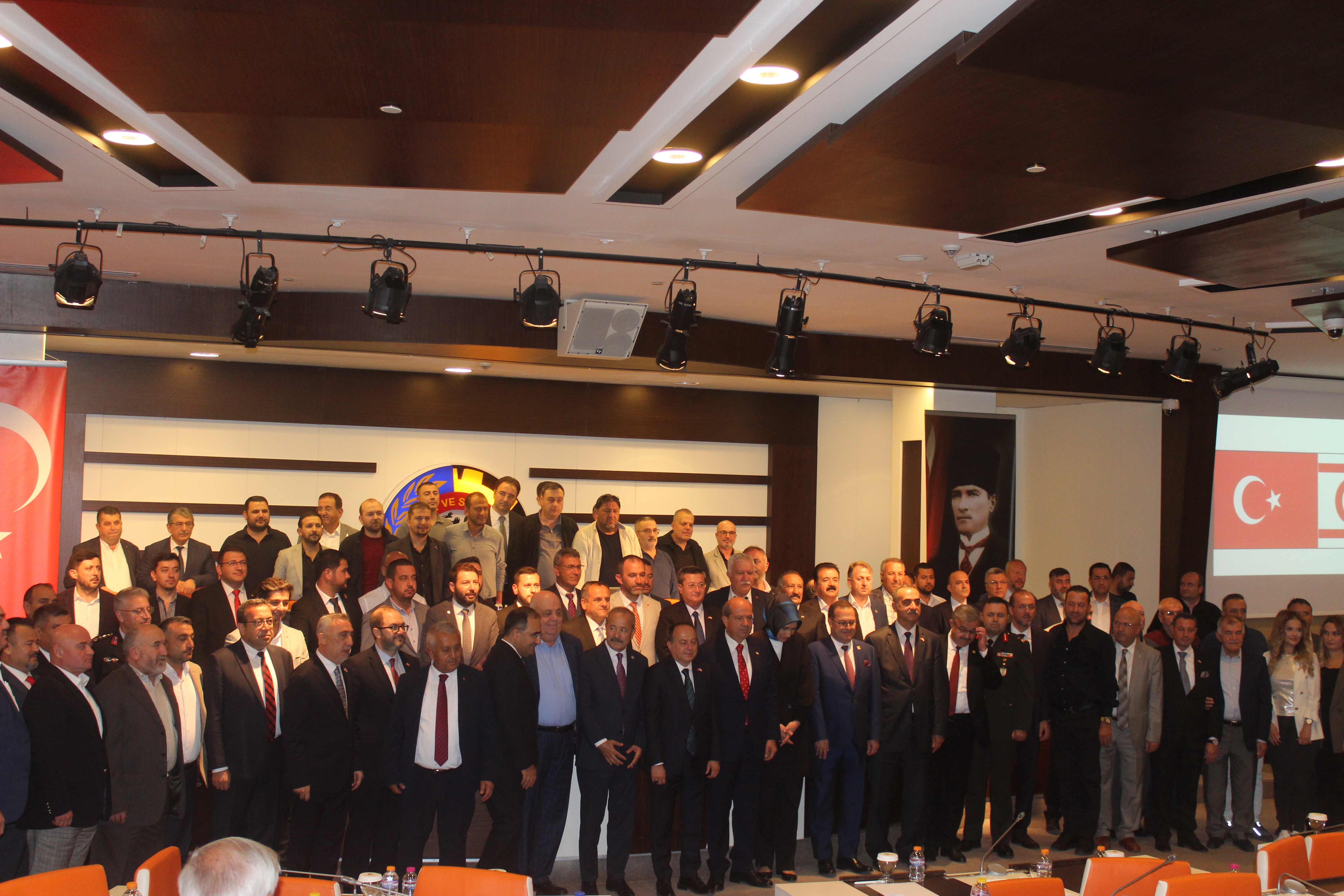 “BİZLER KIBRIS OLARAK BÜYÜK MİLLETİN KOPMAZ BİR PARÇASIYIZ”