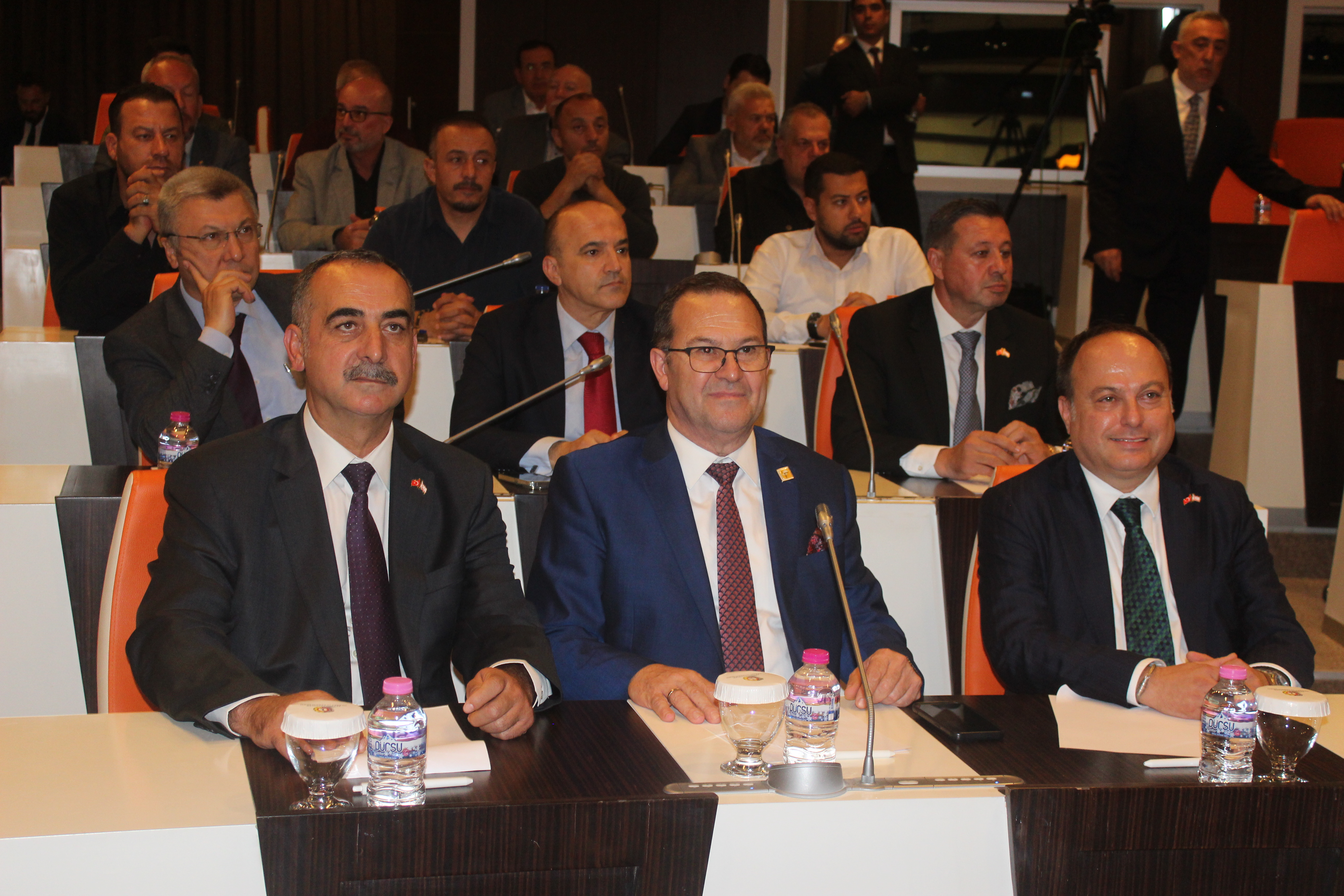 “BİZLER KIBRIS OLARAK BÜYÜK MİLLETİN KOPMAZ BİR PARÇASIYIZ”