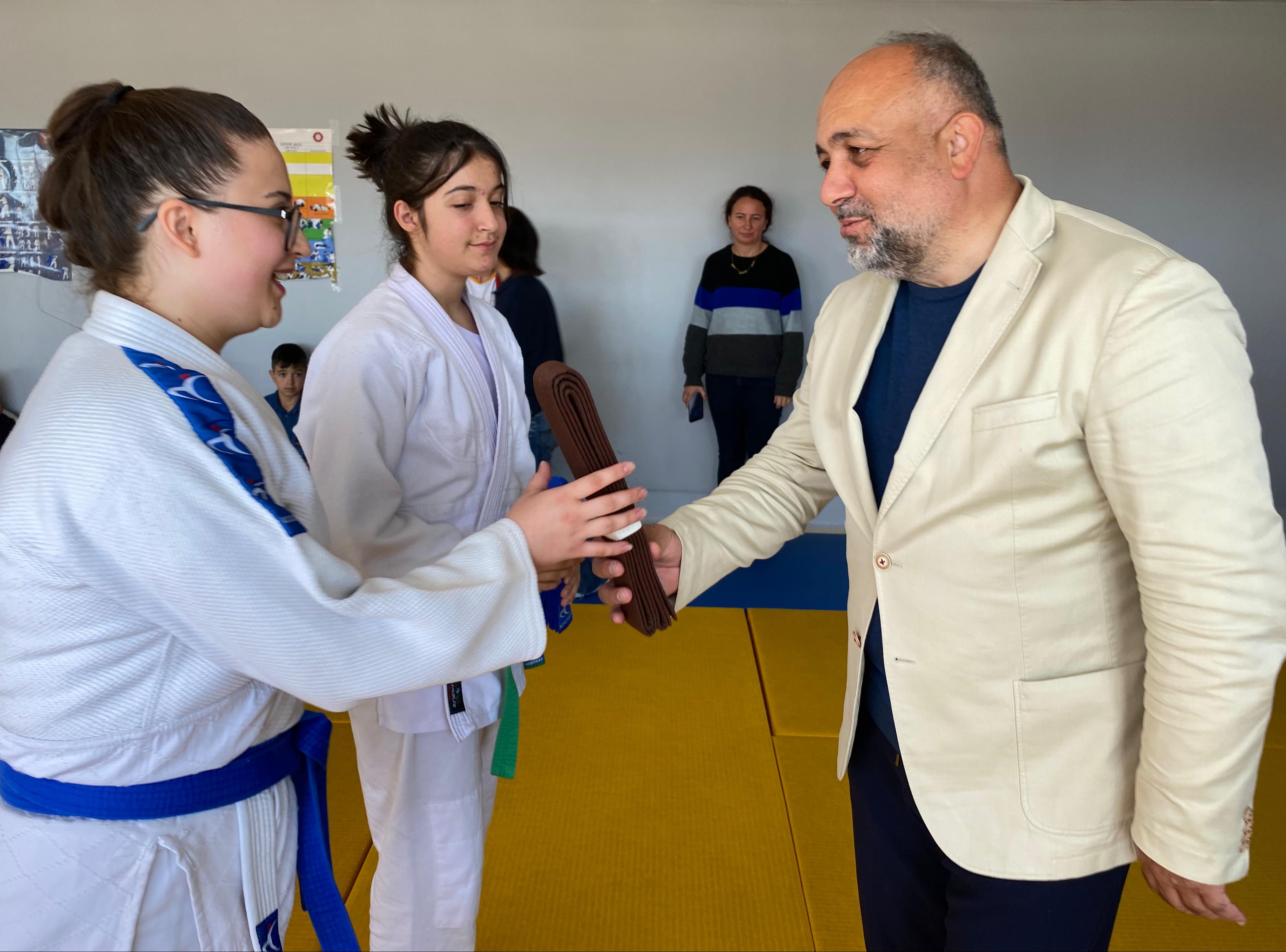 KARAHİSAR GENÇLİK MERKEZİ'NDE JUDO KUŞAK SINAVI SONA ERDİ