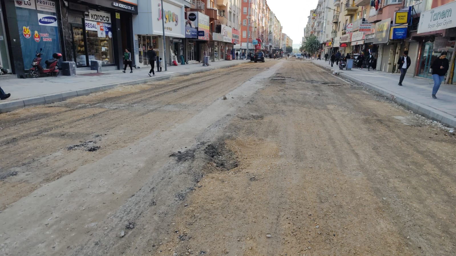 ESNAF, VATANDAŞ VE SÜRÜCÜLER DERTLİ