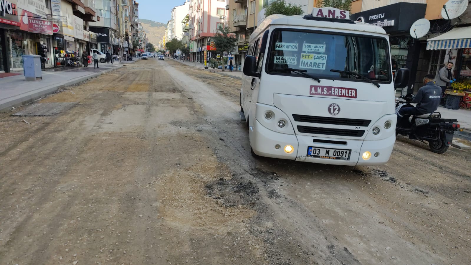 ESNAF, VATANDAŞ VE SÜRÜCÜLER DERTLİ