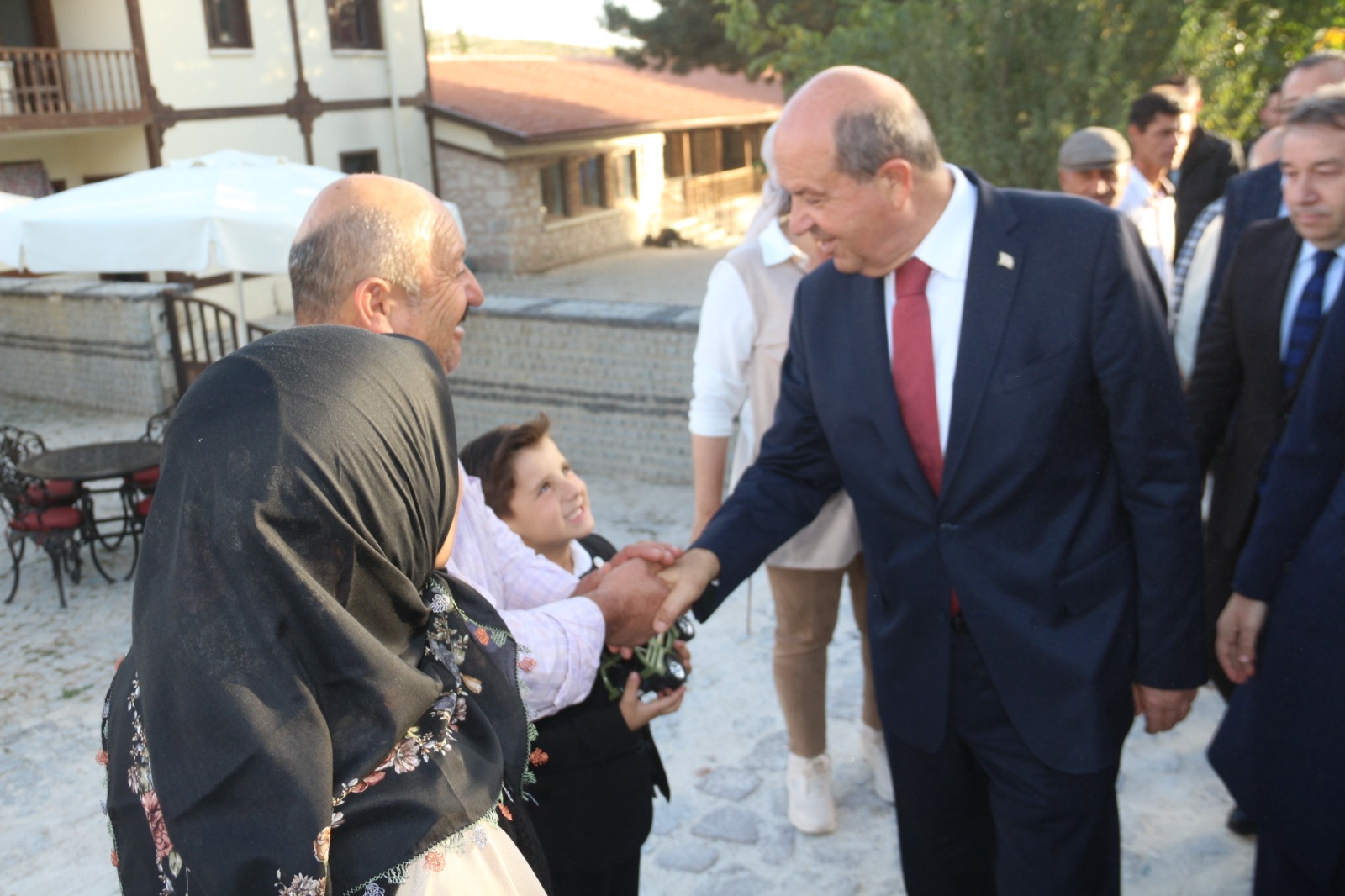 CUMHURBAŞKANI TATAR AYAZİN'DE