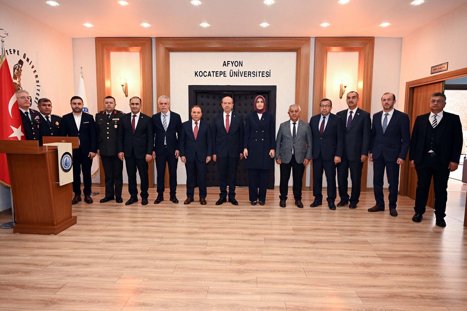 ERSİN TATAR REKTÖRLÜK BİNASINI ZİYARET ETTİ