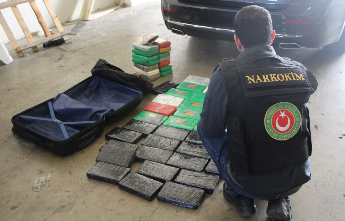 DİPLOMATİK ARAÇLA UYUŞTURUCU KAÇAKÇILIĞI