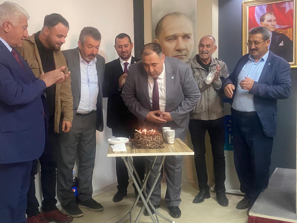 İYİ PARTİ 6.YAŞ GÜNÜNÜ KUTLADI