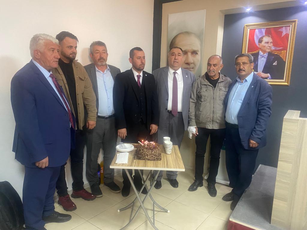 İYİ PARTİ 6.YAŞ GÜNÜNÜ KUTLADI