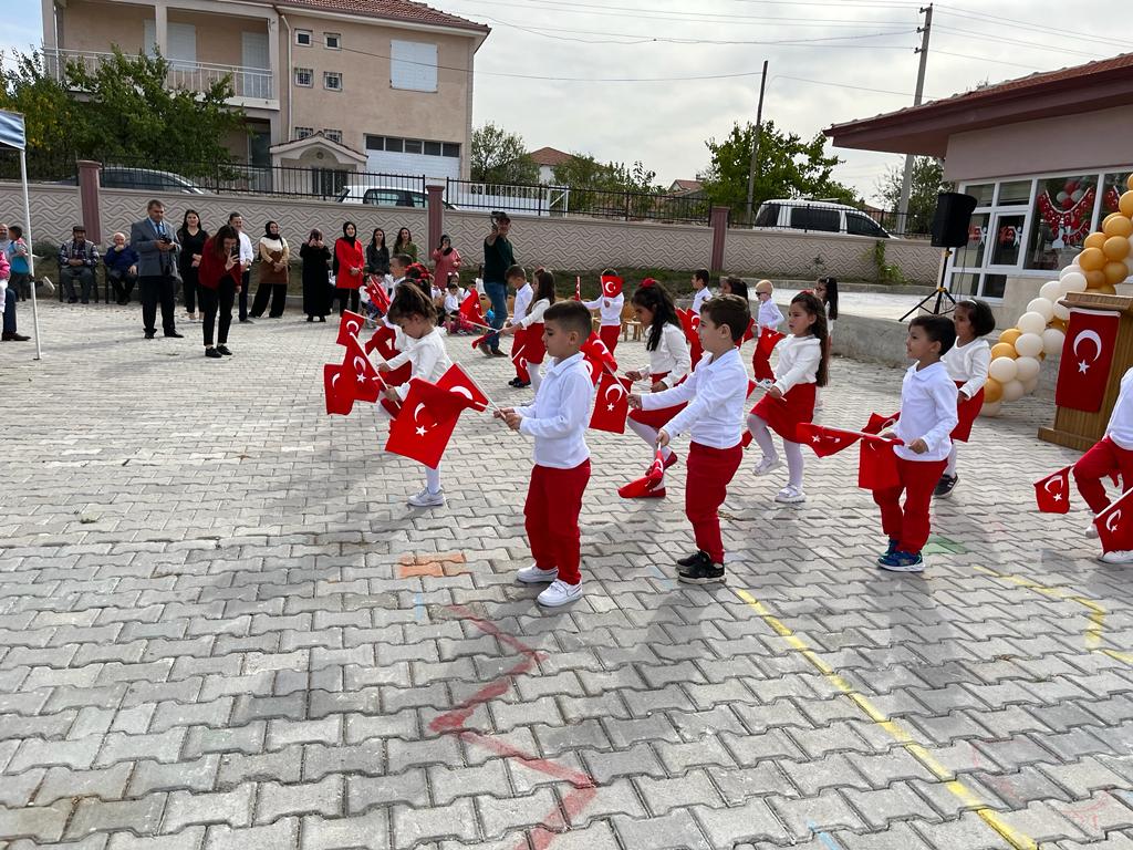RAHMETLİ EŞİNİN VASİYETİNİ YERİNE GETİRDİ