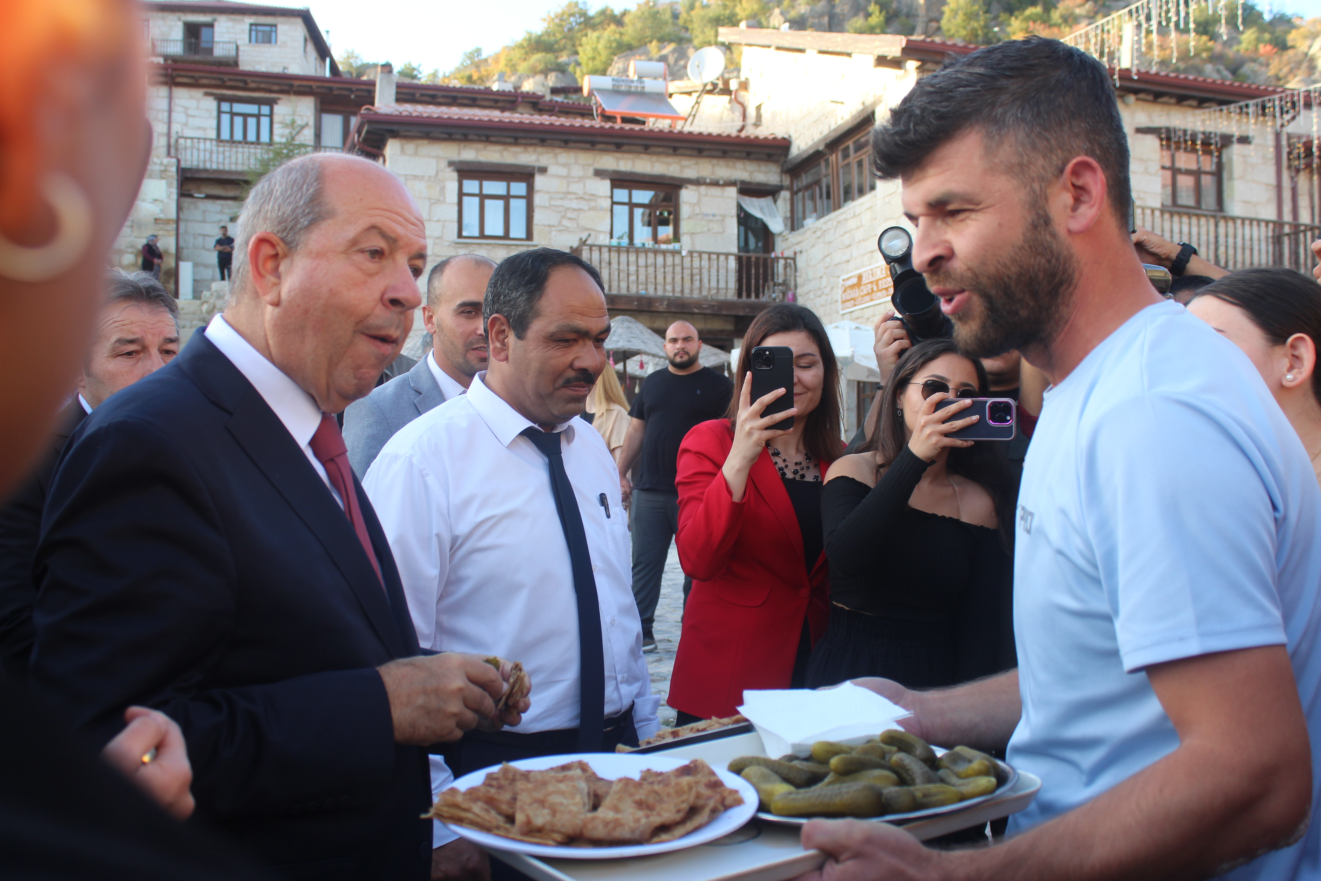 AYAZİN'İN TURİZME AÇILMASI İLE KADERLERİ DEĞİŞTİ