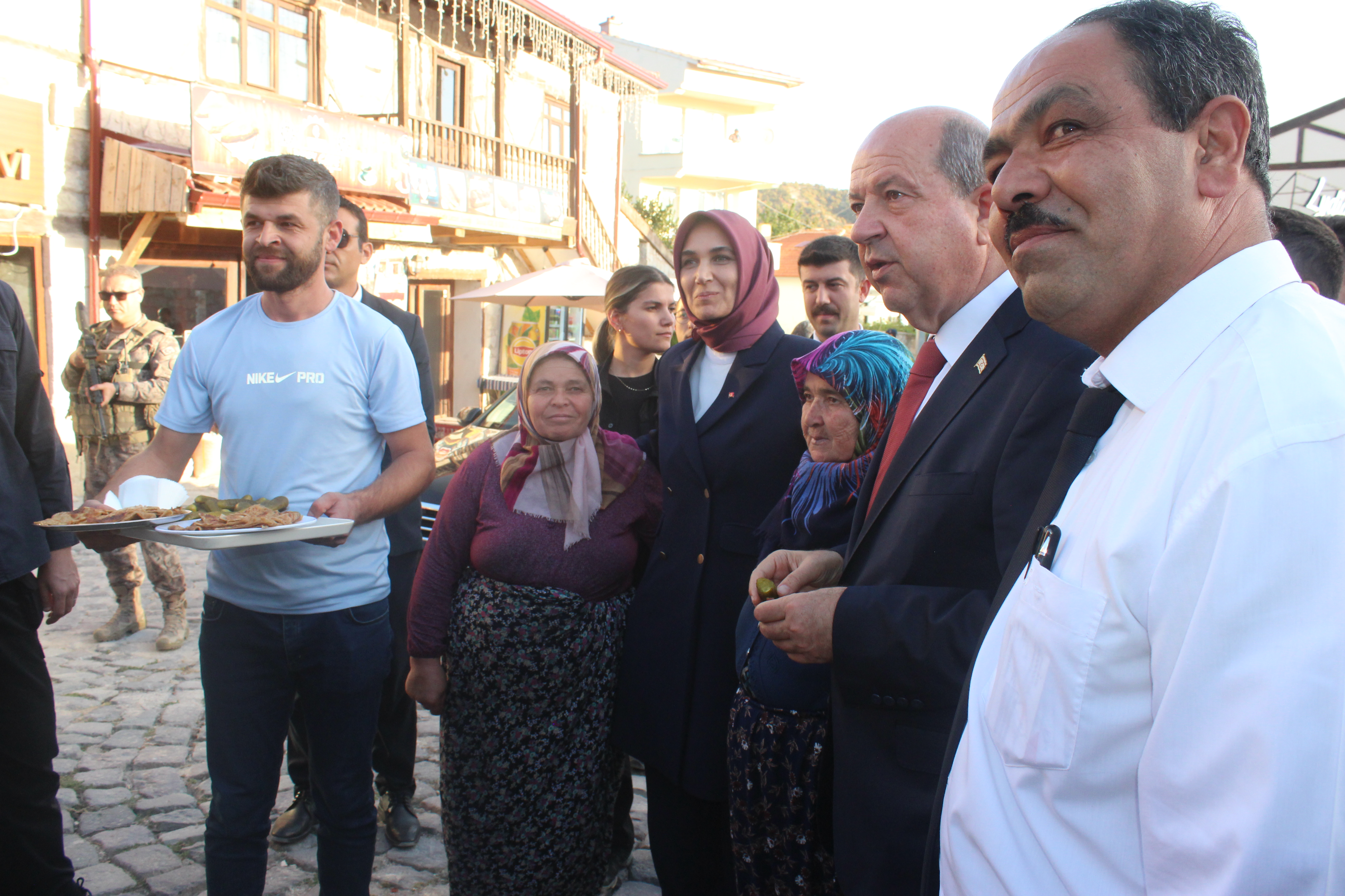AYAZİN'İN TURİZME AÇILMASI İLE KADERLERİ DEĞİŞTİ