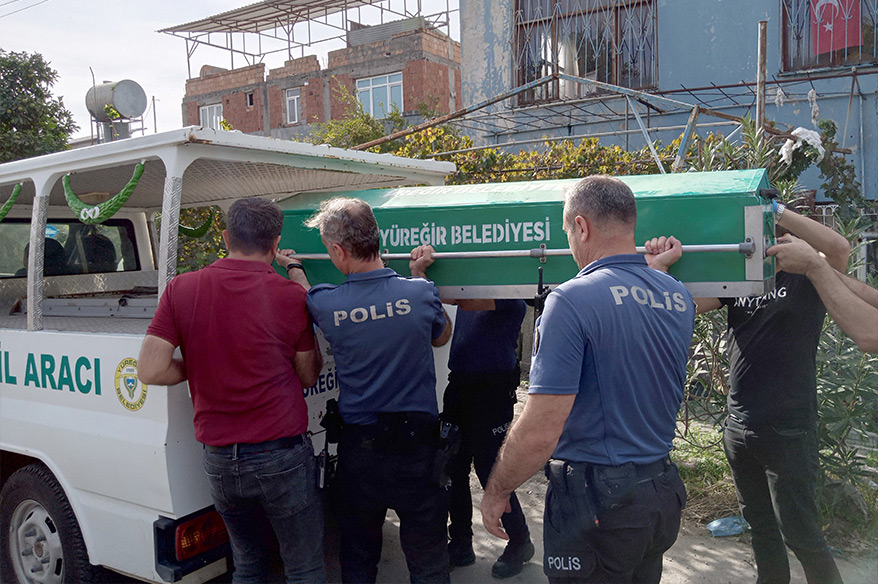 ‘KOMANDO DEDE’ KARISINI BALTAYLA ÖLDÜRDÜ