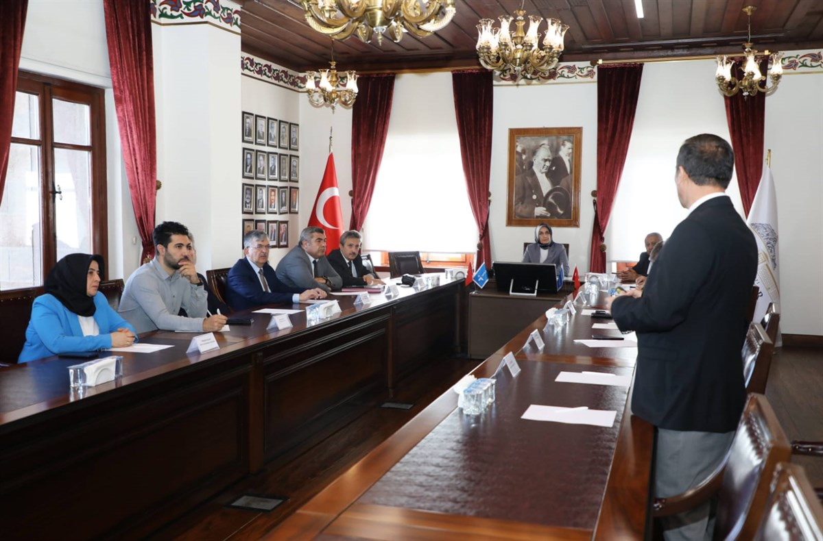 “KADIN ÇALIŞAN İSTİHDAMINI EN ÇOK ARTIRAN İLİZ”