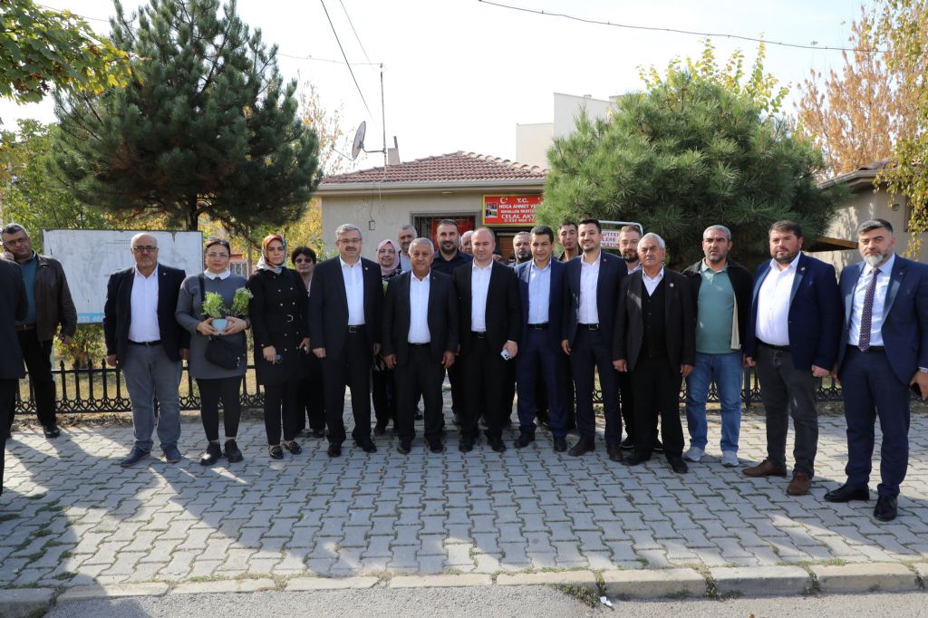 BAŞKAN ZEYBEK YİNE MAHALLE GEZİSİNDE