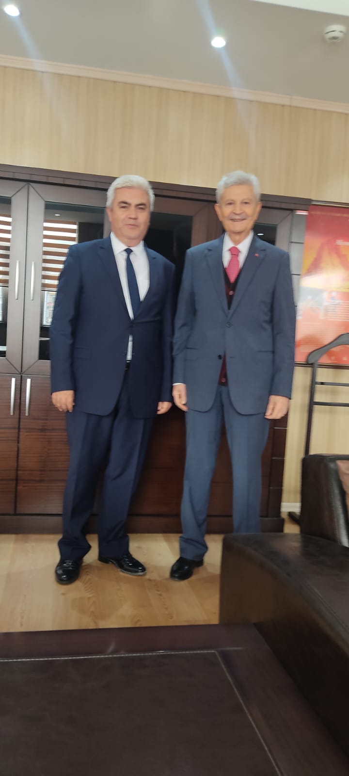 ESKİ BAKAN İSMET ATTİLA DEFTERDAR AR'I ZİYARET ETTİ
