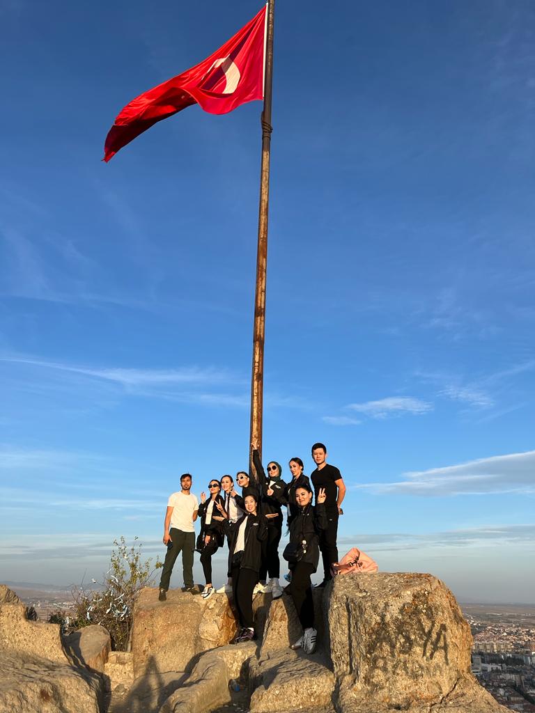 TANRI DAĞLARINDAN KOCATEPE'YE UZANAN BİR ASIR