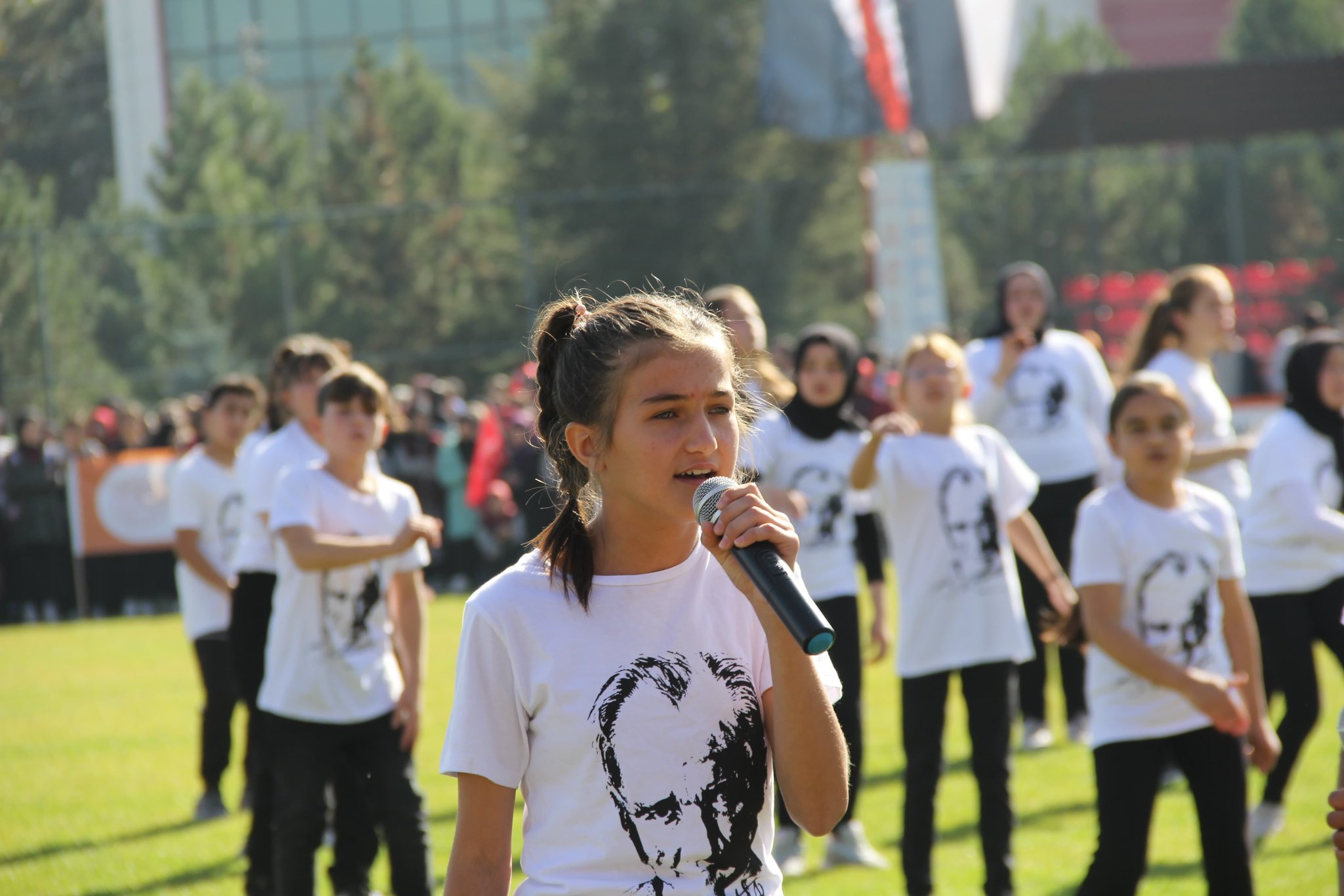 ŞEHUTLU GENÇLERDEN 100 YIL PERFORMANSI