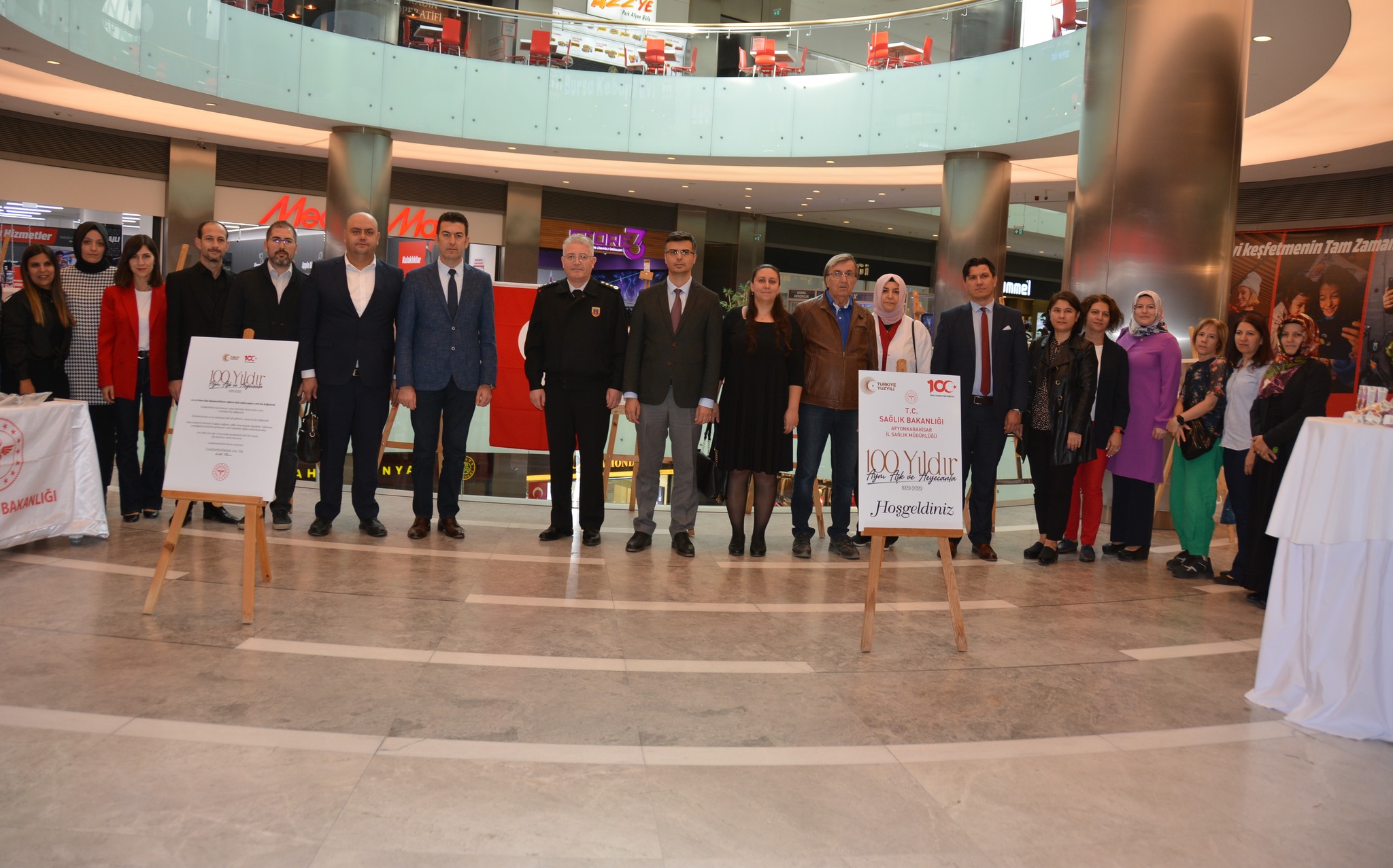 1OO YILDIR AYNI AŞKLA HEYECANLA SERGİSİNE BÜYÜK İLGİ