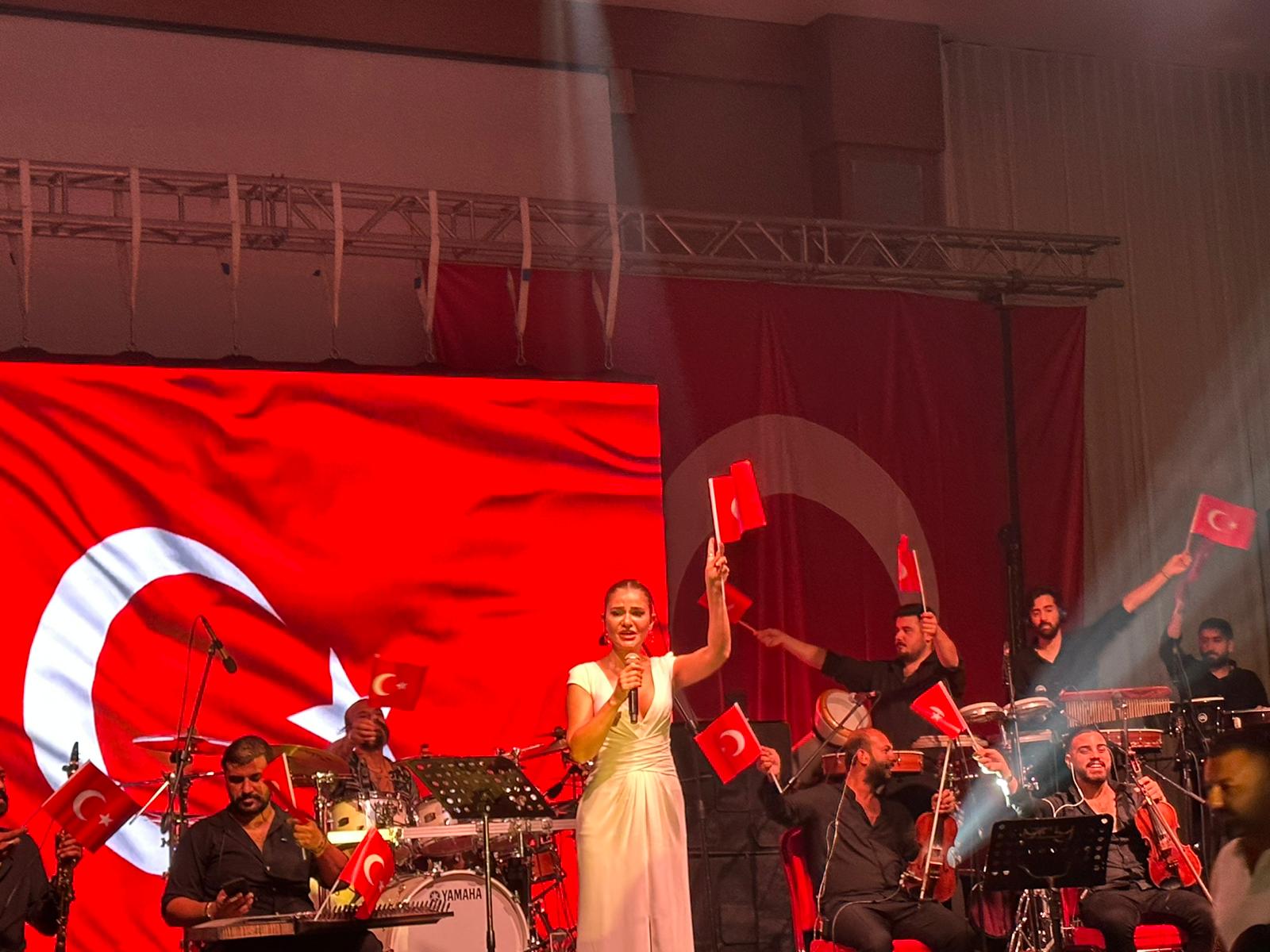 ENGİN GÖKDEMİR'DEN 100. YILA ÖZEL KUTLAMA