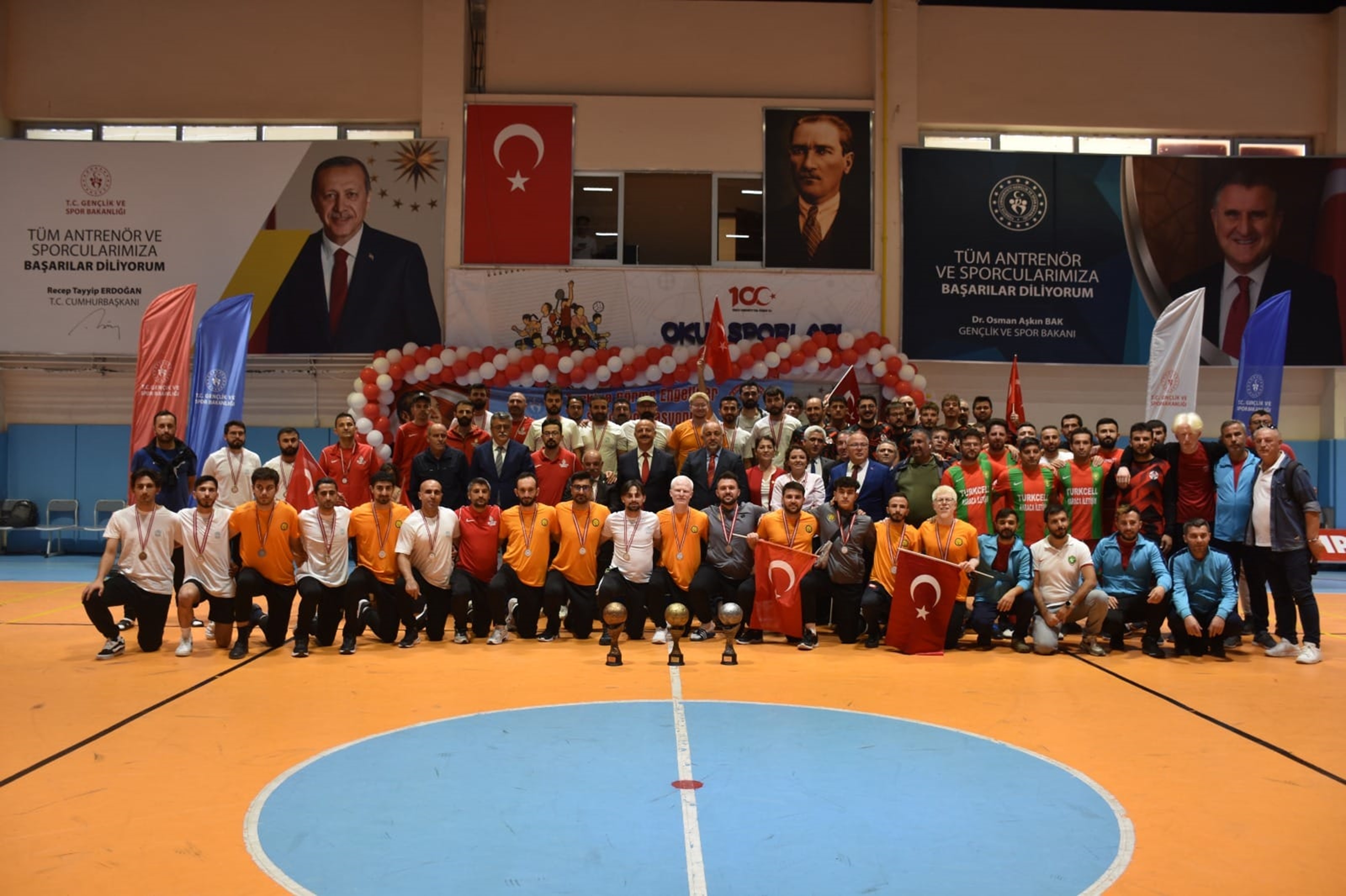 GENÇLER 100 YILA ÖZEL 29 BRANŞTA TER DÖKTÜ
