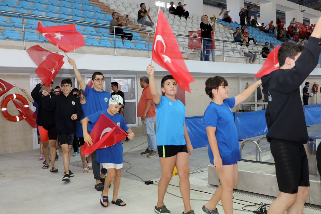 AFYONKARAHİSAR'DAKİ ATIL HALDEKİ MEKANIN DEĞİŞİMİ GÖRENLERİ HAYRETE DÜŞÜRDÜ