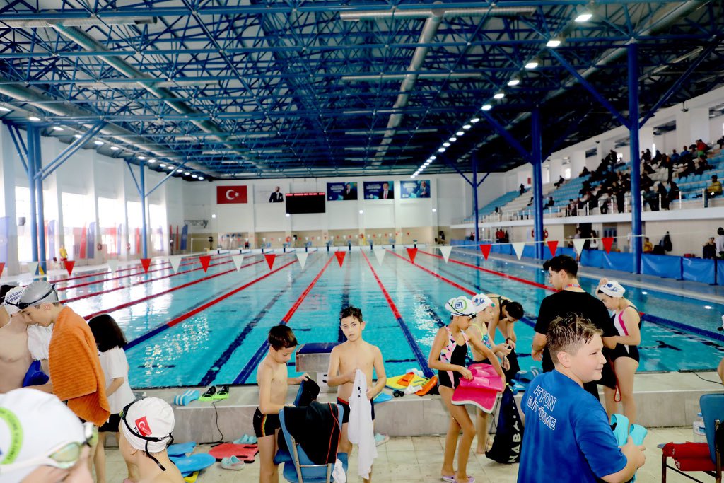 AFYONKARAHİSAR'DAKİ ATIL HALDEKİ MEKANIN DEĞİŞİMİ GÖRENLERİ HAYRETE DÜŞÜRDÜ