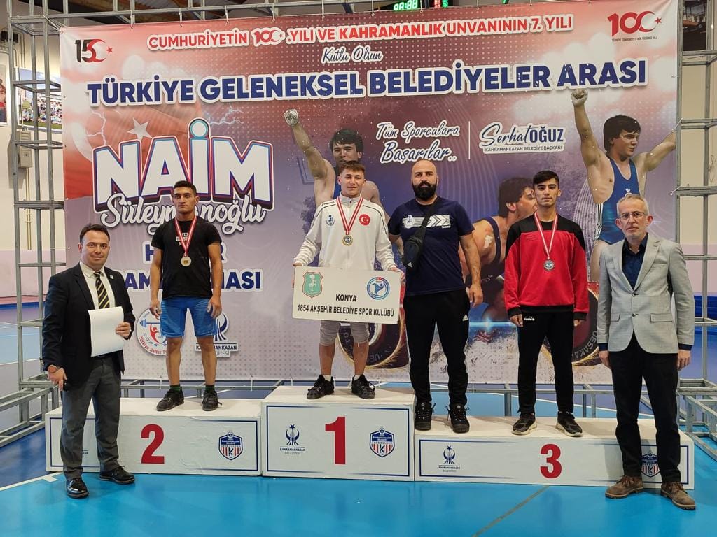 HALTERDE TÜRKİYE ŞAMPİYONU OLDU TEBRİKLER ARDI ARDINA YAĞDI