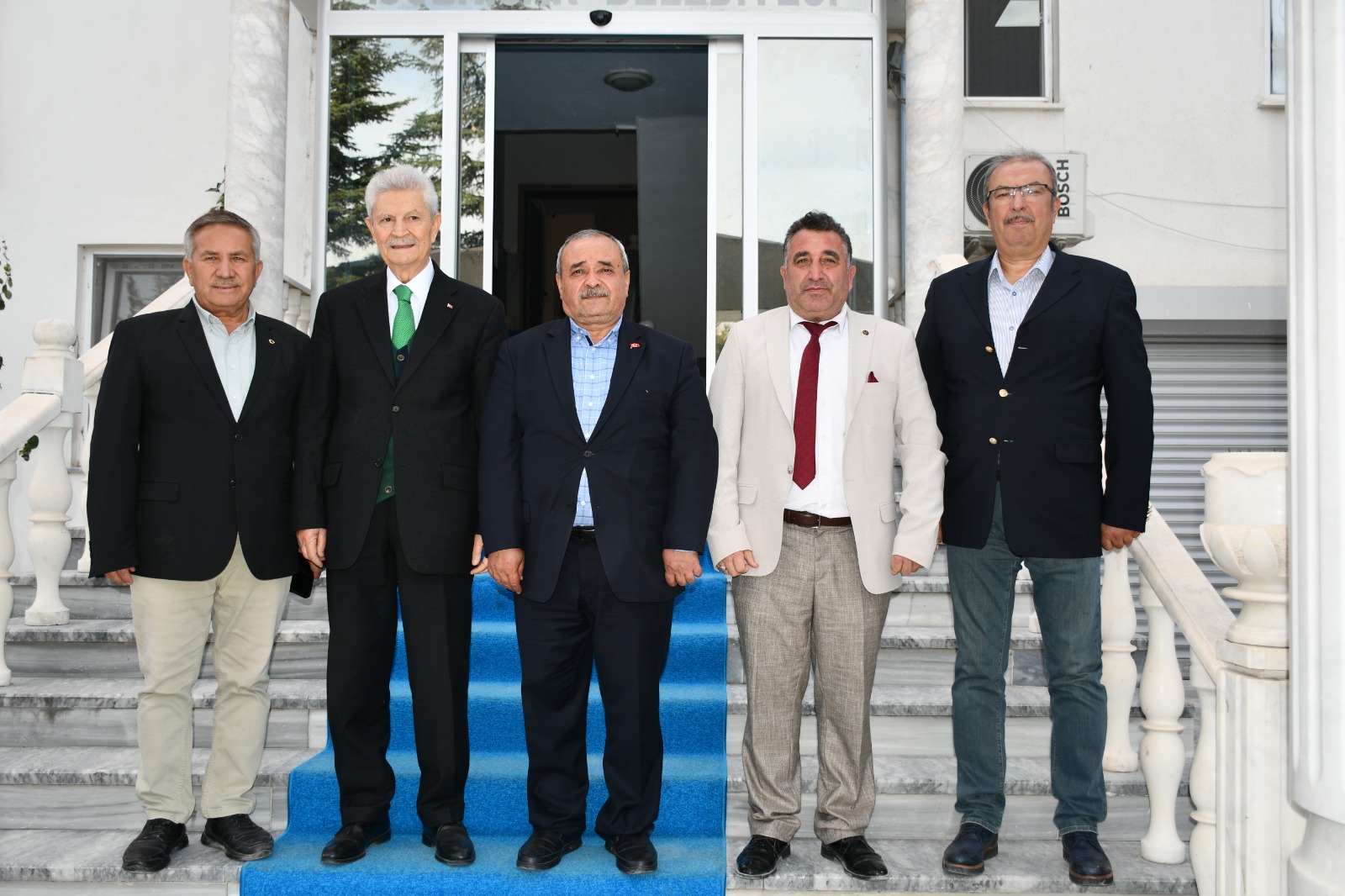 ESKİ BAKAN İSCEHİSAR'DA