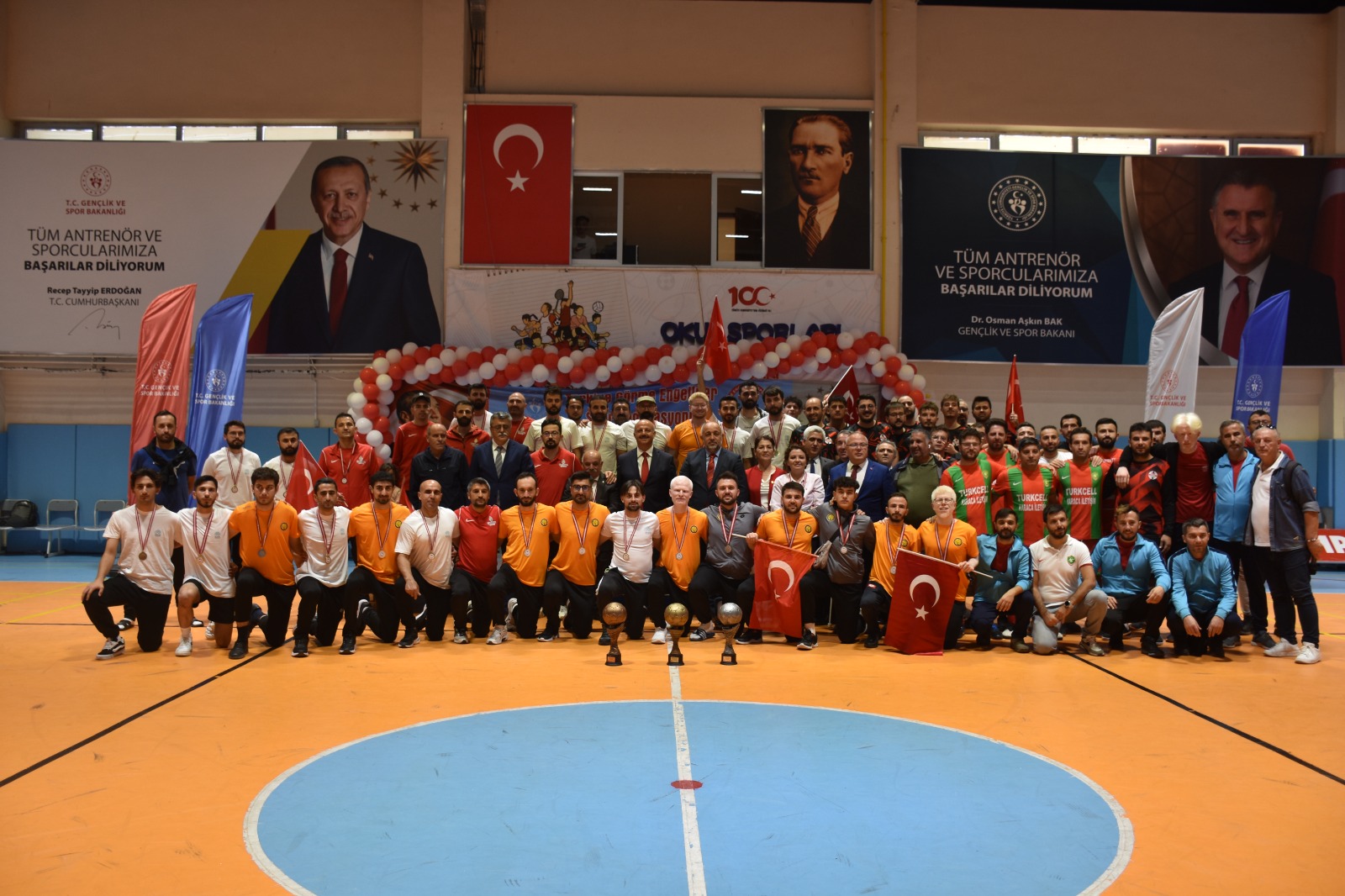 AFYONKARAHİSAR'DA GÖRME ENGELLİLER FUTSAL TURNUVASI SONA ERDİ