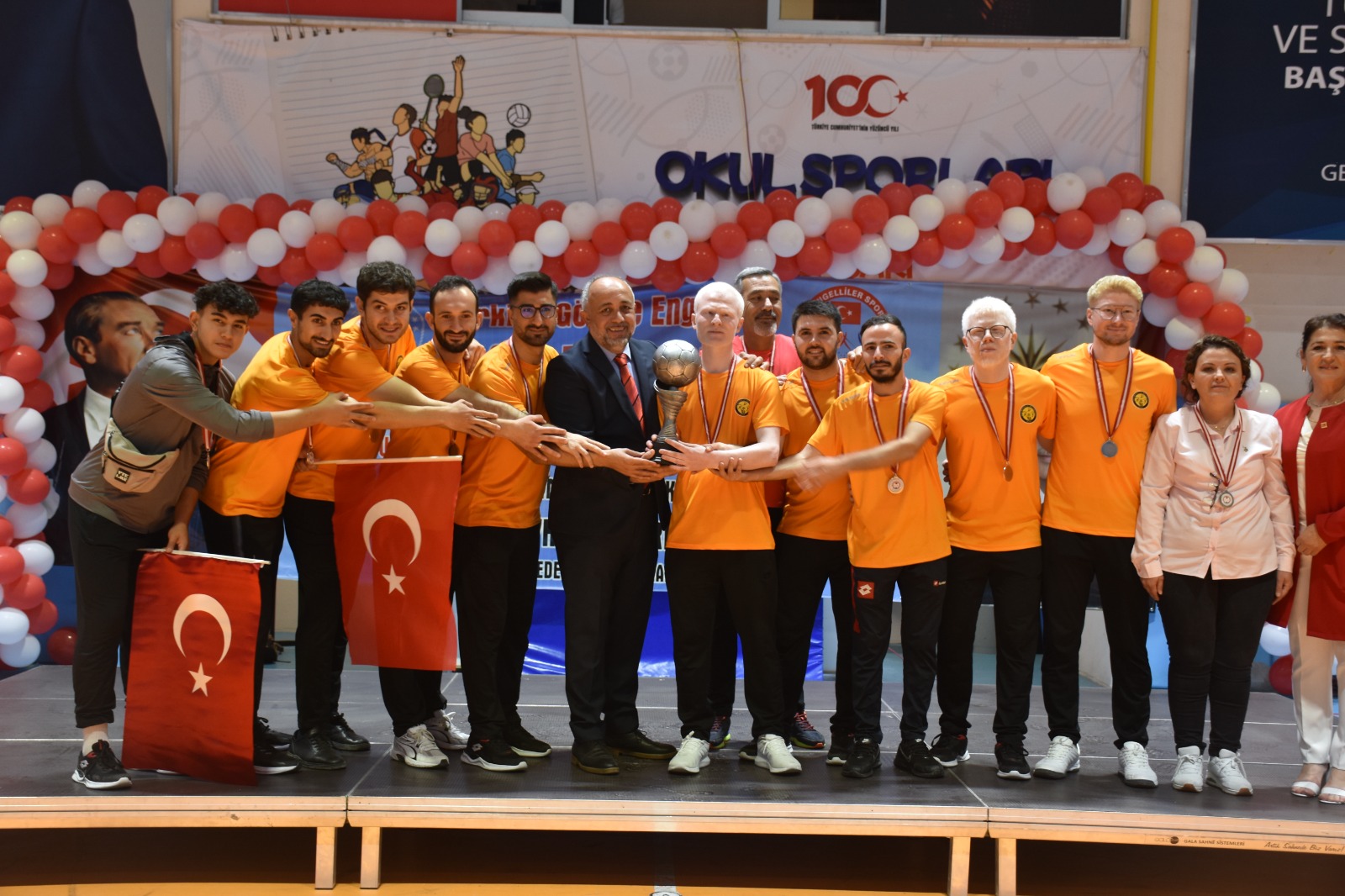 AFYONKARAHİSAR'DA GÖRME ENGELLİLER FUTSAL TURNUVASI SONA ERDİ