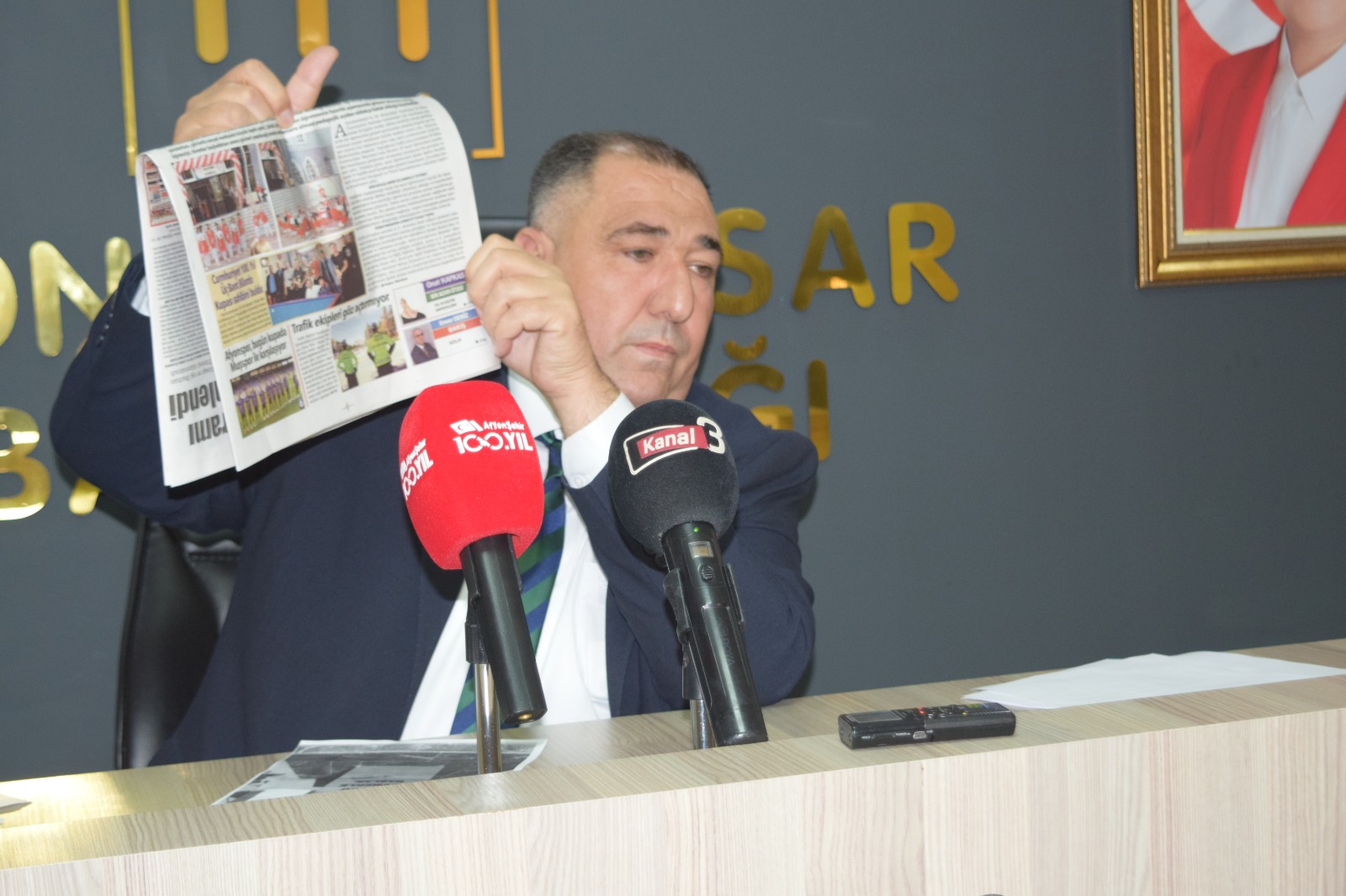 "MİLLİYETÇİLİK DİYE GEÇİNİYORSUNUZ AMA......"