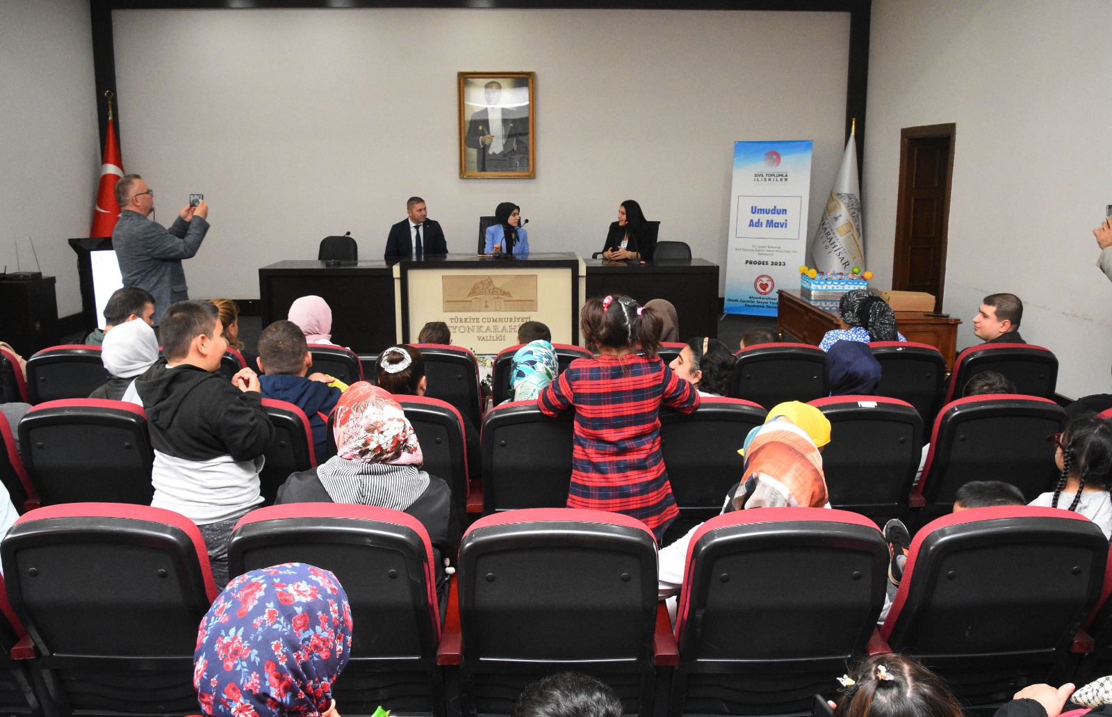 AFYONKARAHİSAR'DA UMUDUN ADI "MAVİ"